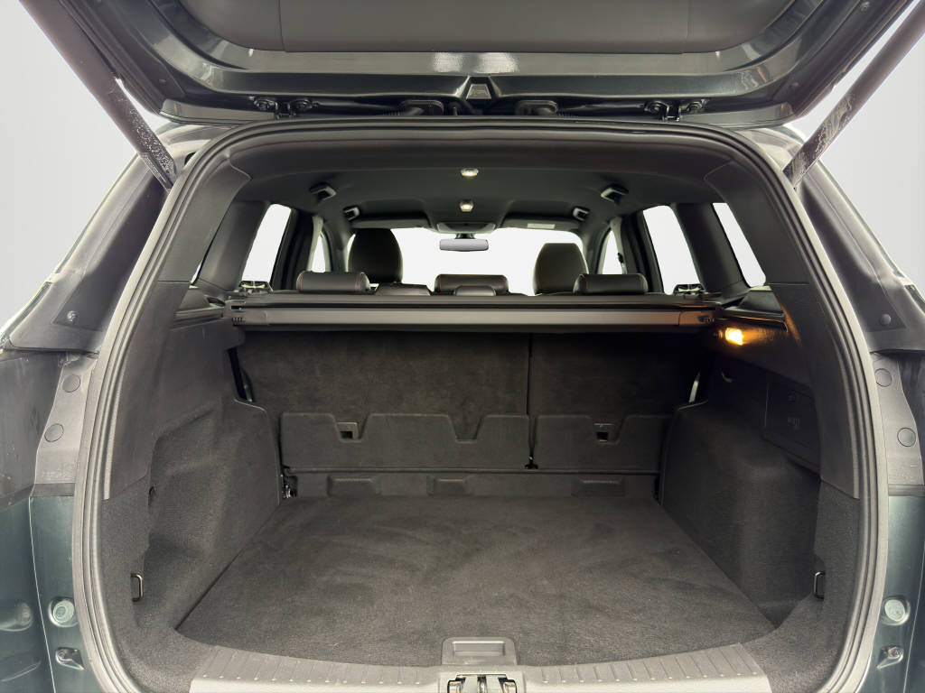 FORD Kuga 2.0 TDCi 150 ST-Line FPS-image-12