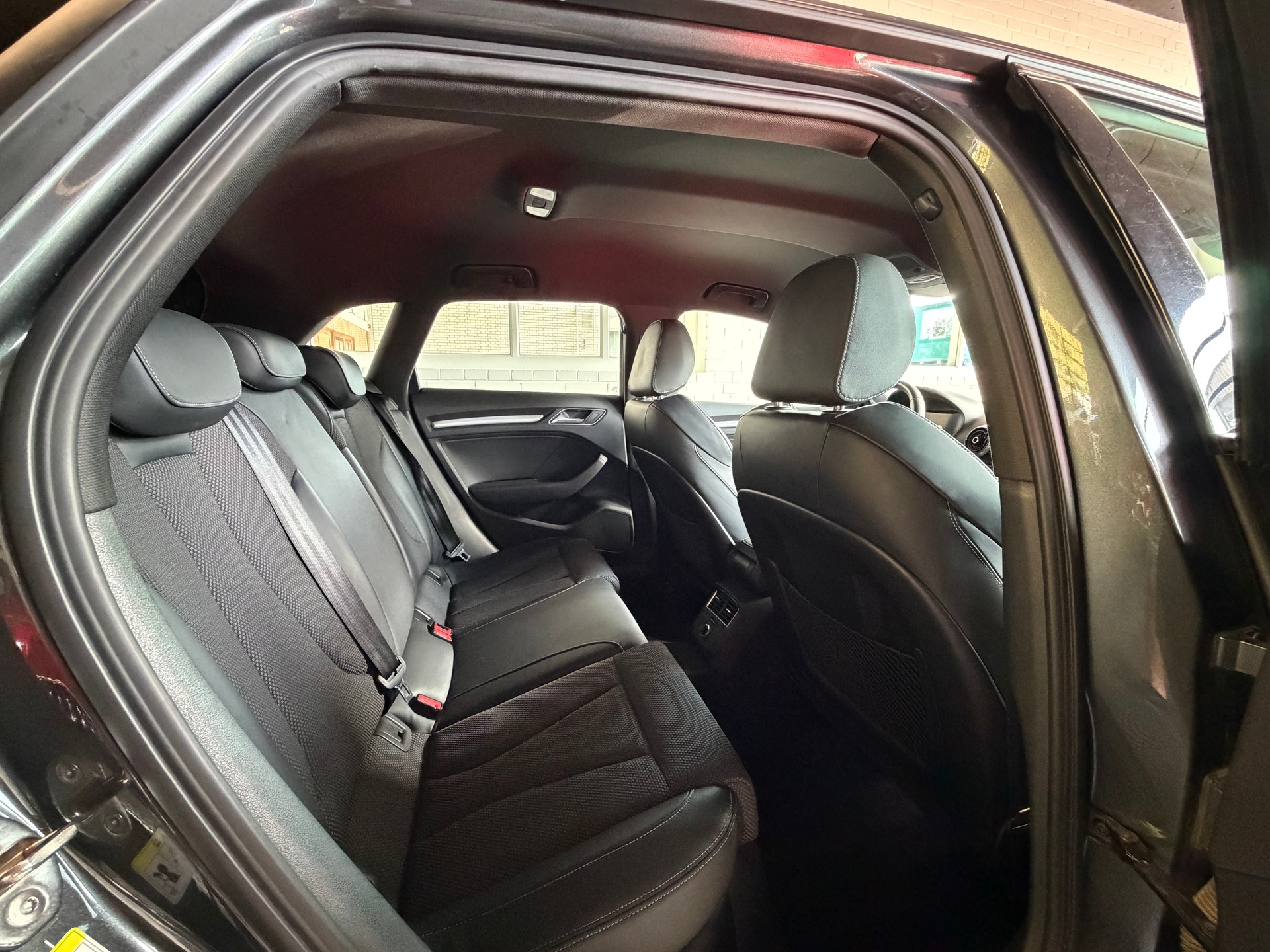 AUDI A3 Sportback 35 TFSI S-tronic-image-8
