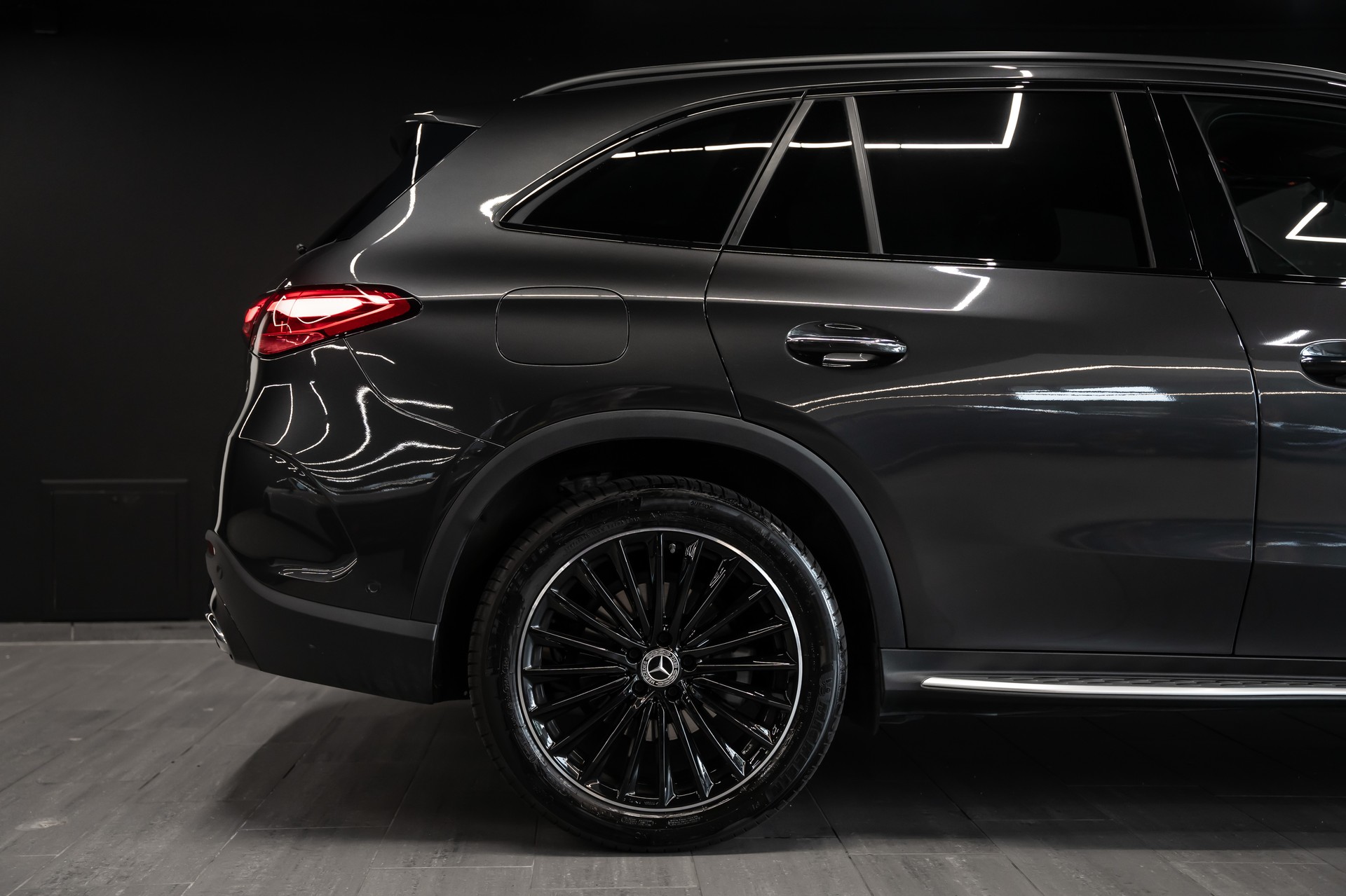 MERCEDES-BENZ GLC 200 4Matic 9G-Tronic / CH Auto / Gratis Service / Burmester / Pano-Schiebedach / Head up Display / 360Grad Kamera-image-4