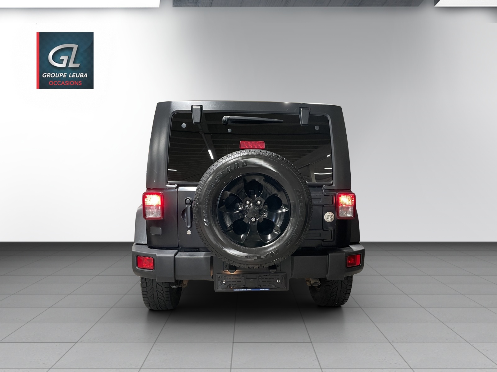 JEEP Wrangler 2.8CRD Unlimited Sahara Automatic-image-3