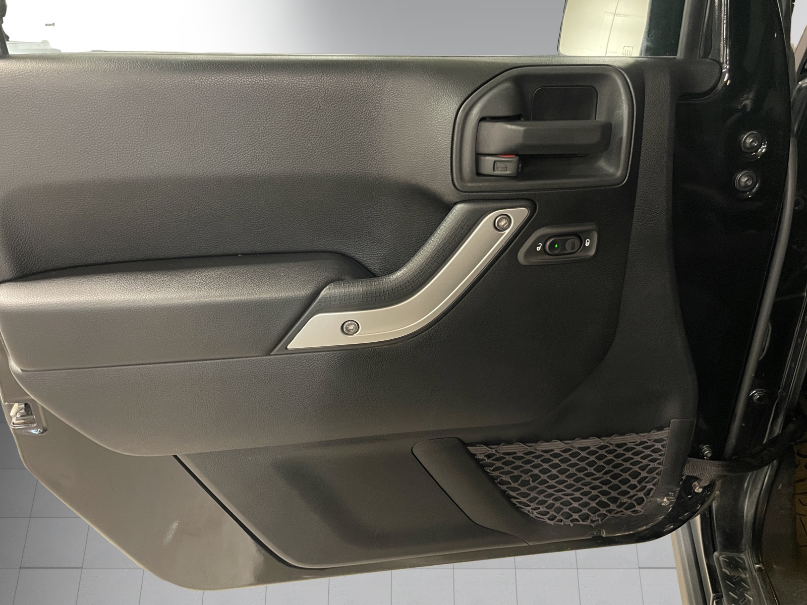 JEEP Wrangler 2.8CRD Unlimited Sahara Automatic-image-6