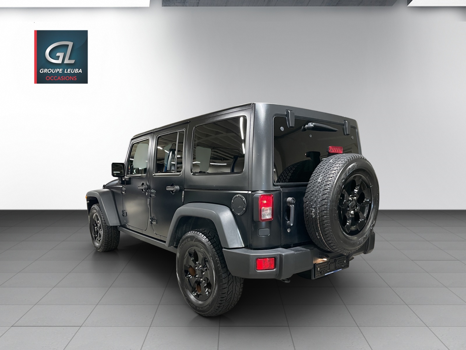 JEEP Wrangler 2.8CRD Unlimited Sahara Automatic-image-2