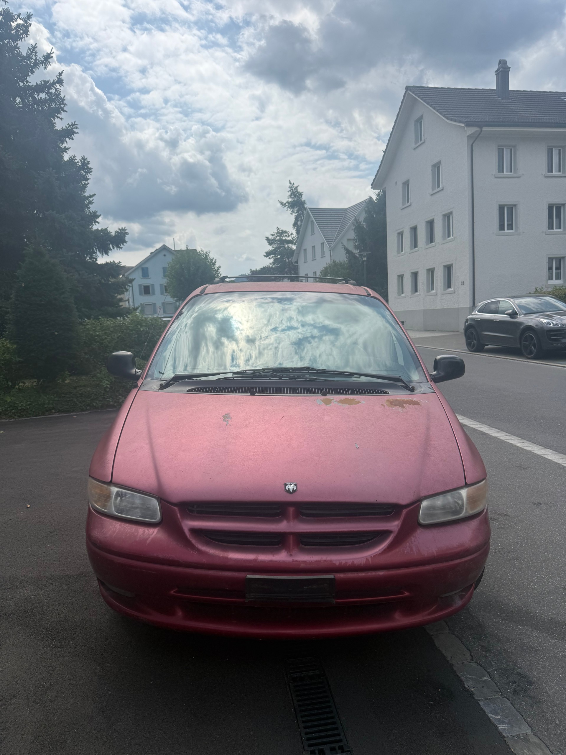DODGE Caravan-image-0