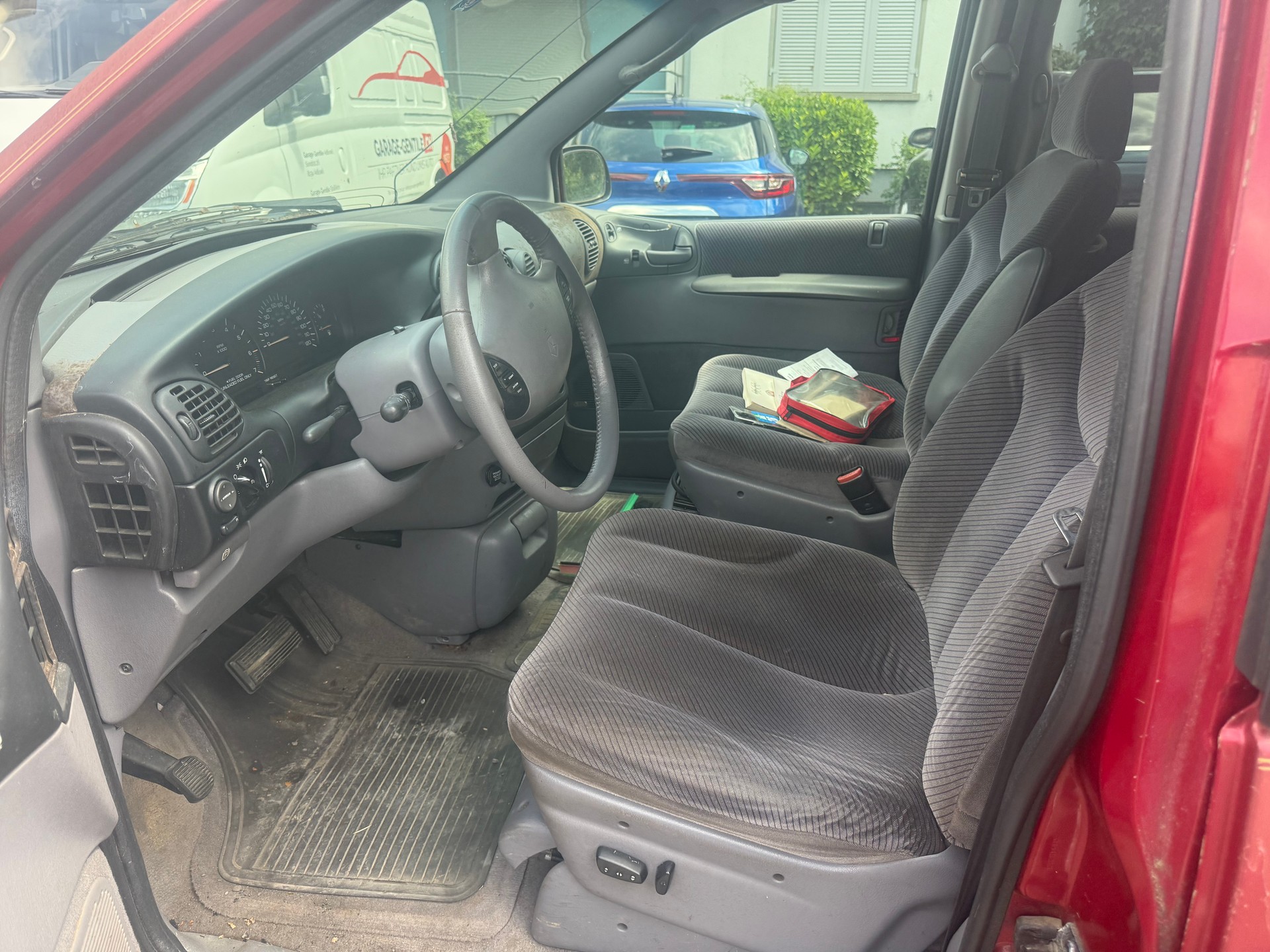 DODGE Caravan-image-4