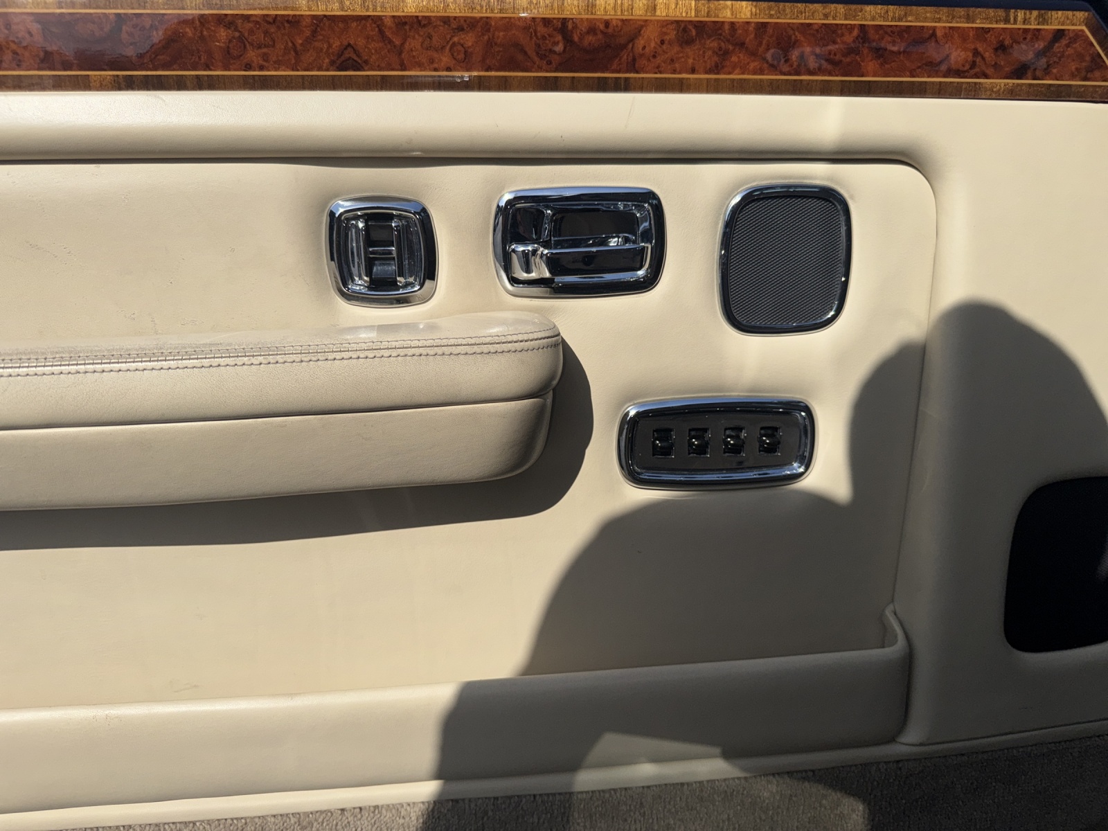 ROLLS-ROYCE Silver Spirit II-image-16