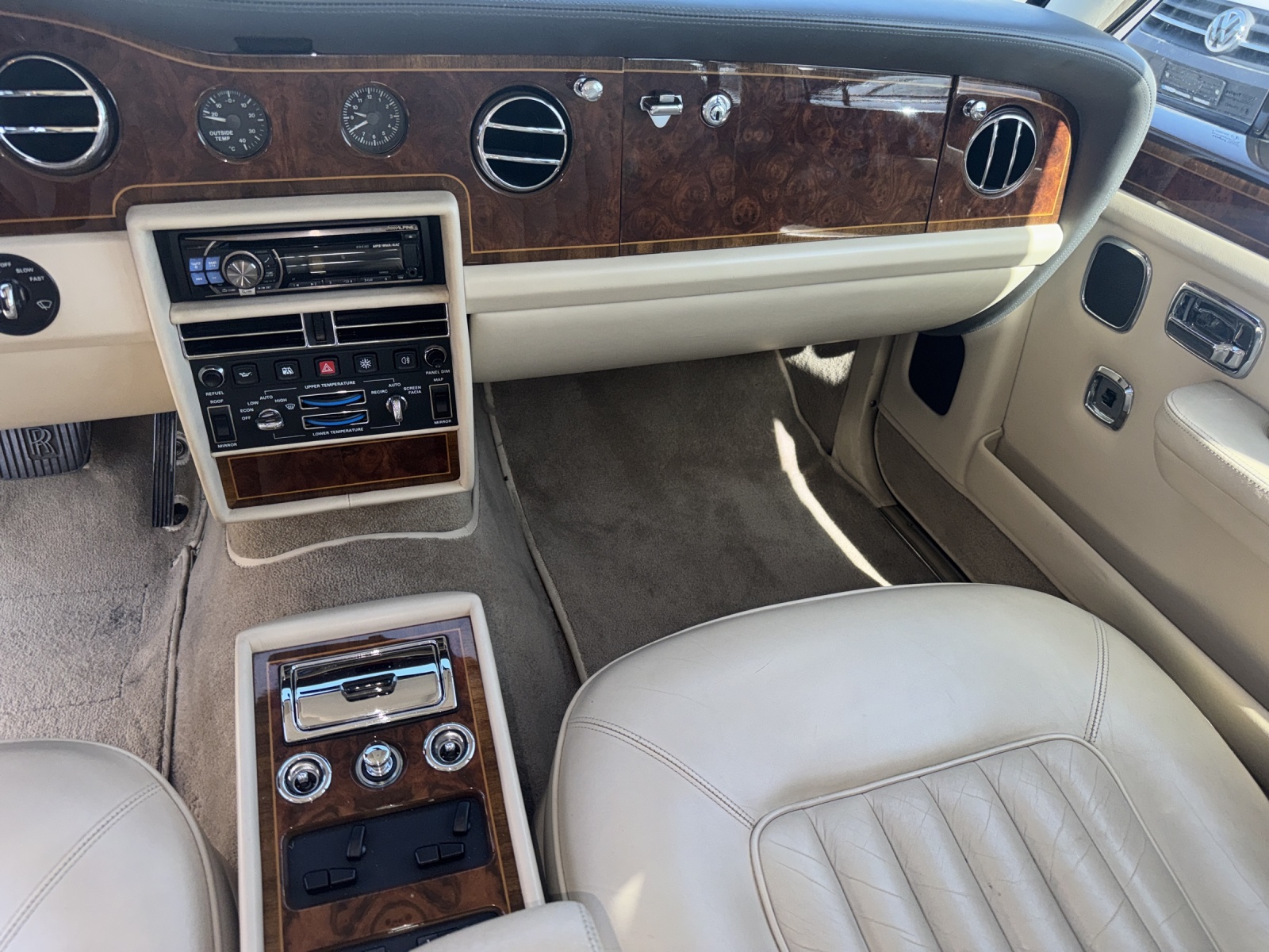 ROLLS-ROYCE Silver Spirit II-image-14