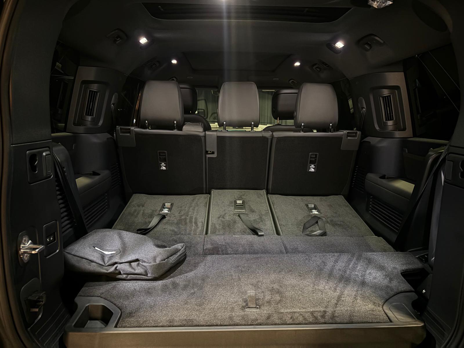 LAND ROVER Defender 130 3.0 D I6 350 X-Dynamic HSE-image-2