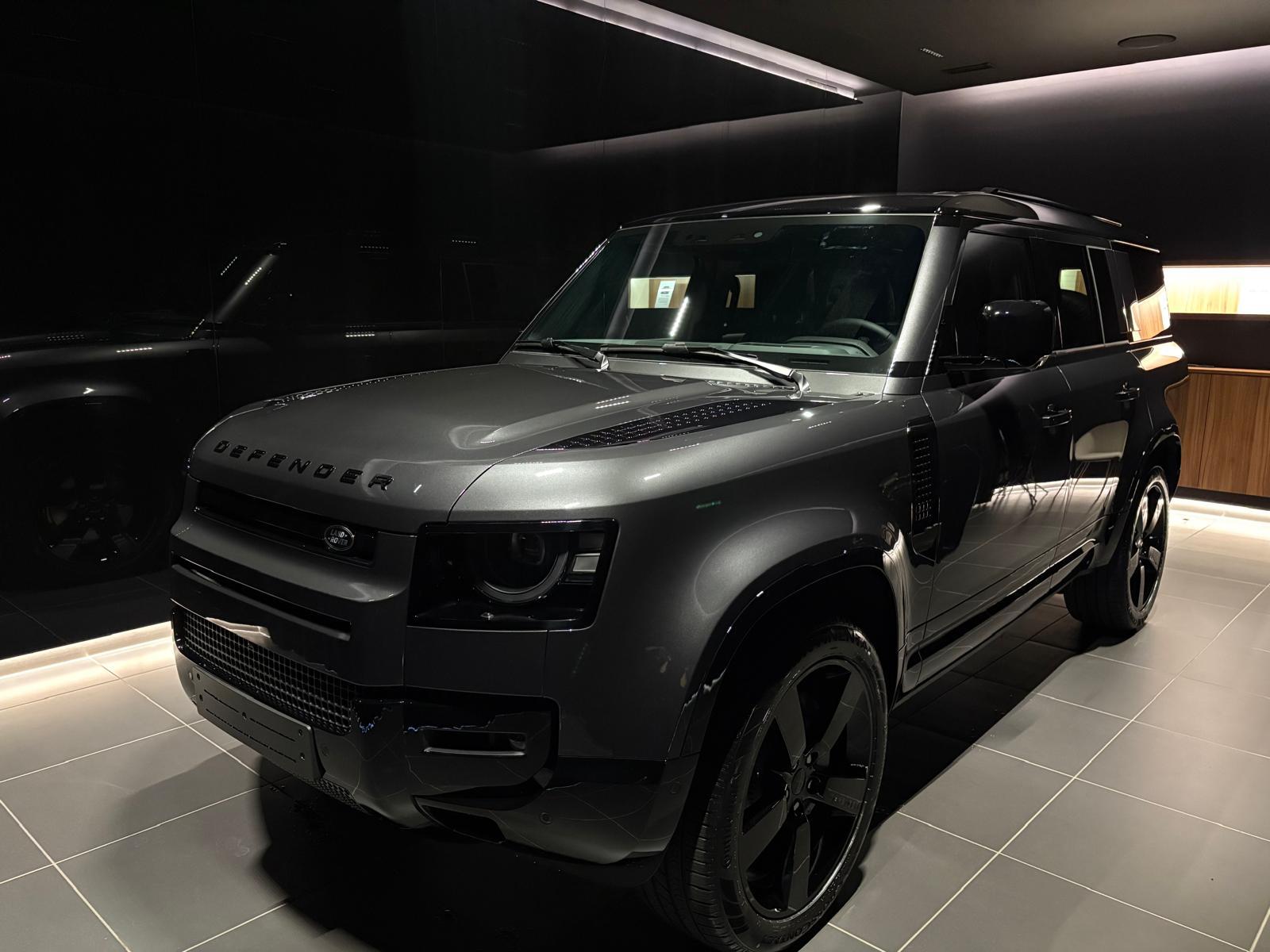 LAND ROVER Defender 130 3.0 D I6 350 X-Dynamic HSE-image-0