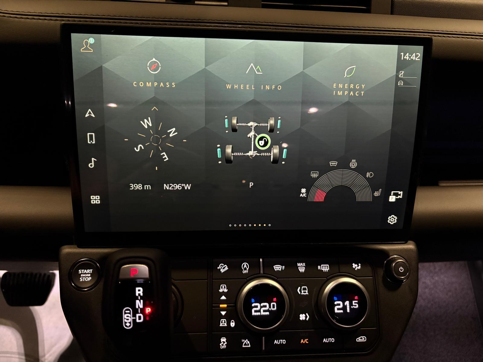 LAND ROVER Defender 130 3.0 D I6 350 X-Dynamic HSE-image-8