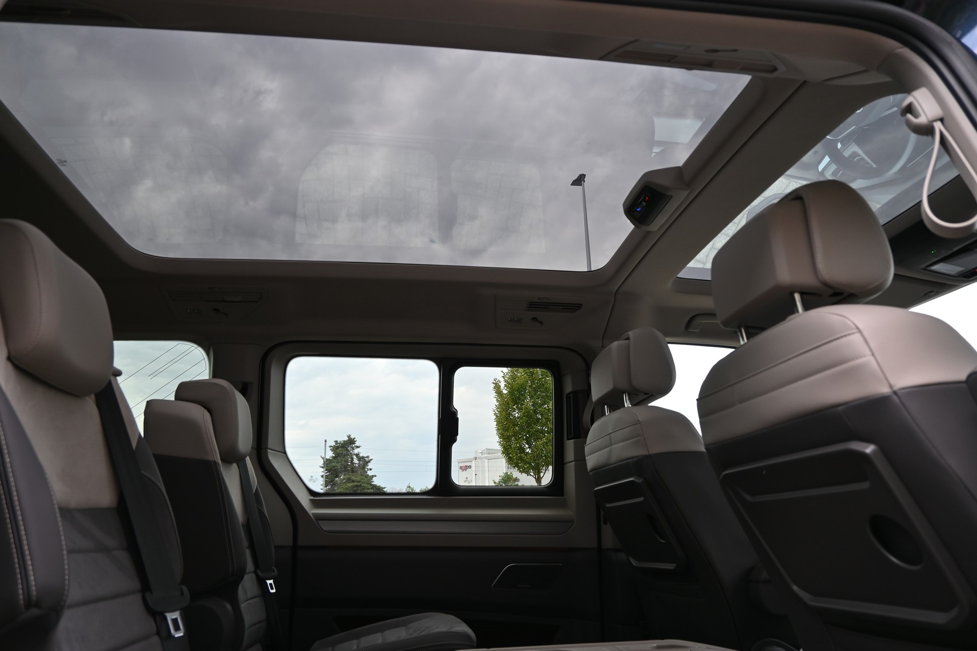 VW Multivan 2.0 TDI Style DSG Lang + 7-Plätzer + AHK 2000kg + Standheizung-image-9