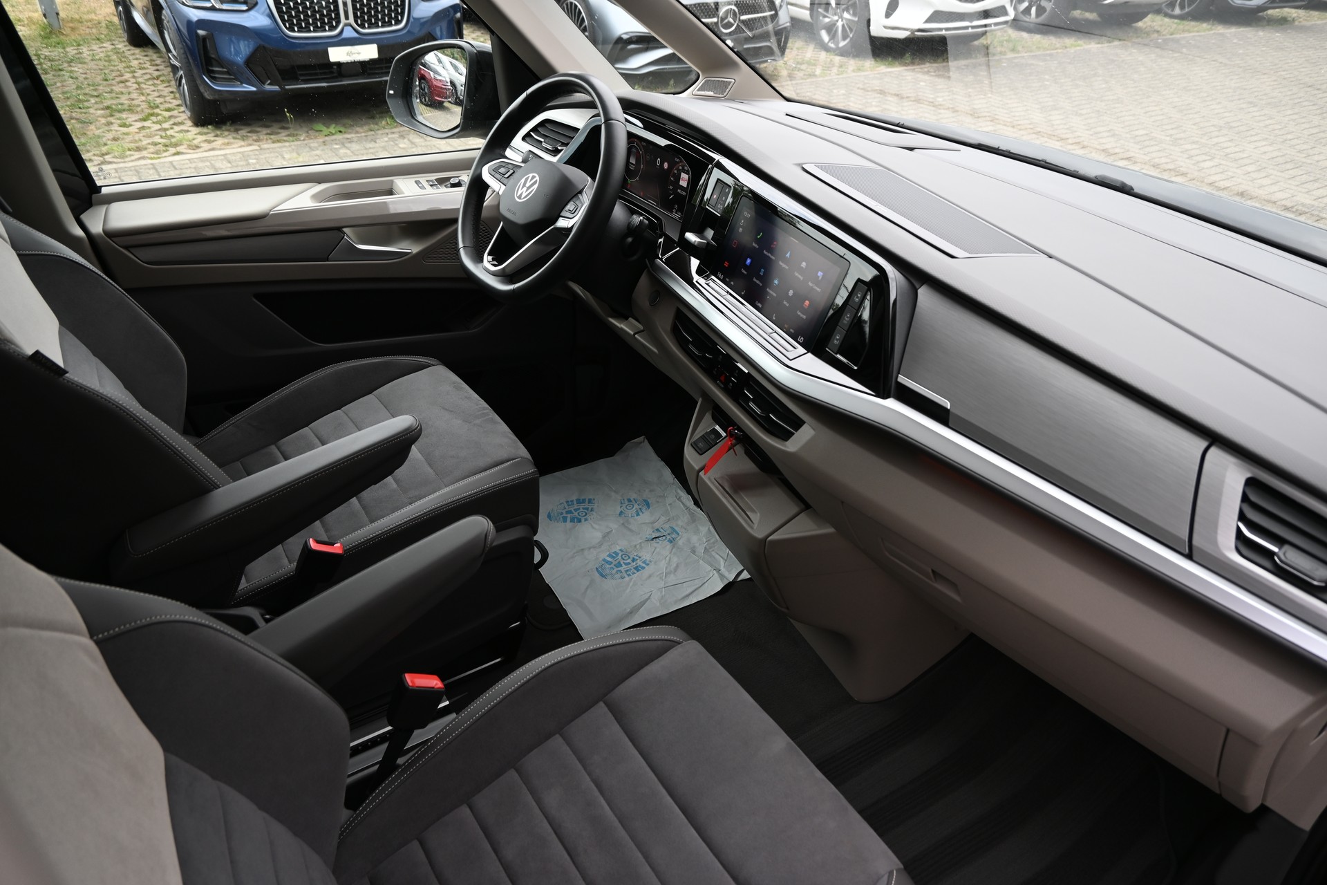 VW Multivan 2.0 TDI Style DSG Lang + 7-Plätzer + AHK 2000kg + Standheizung-image-12