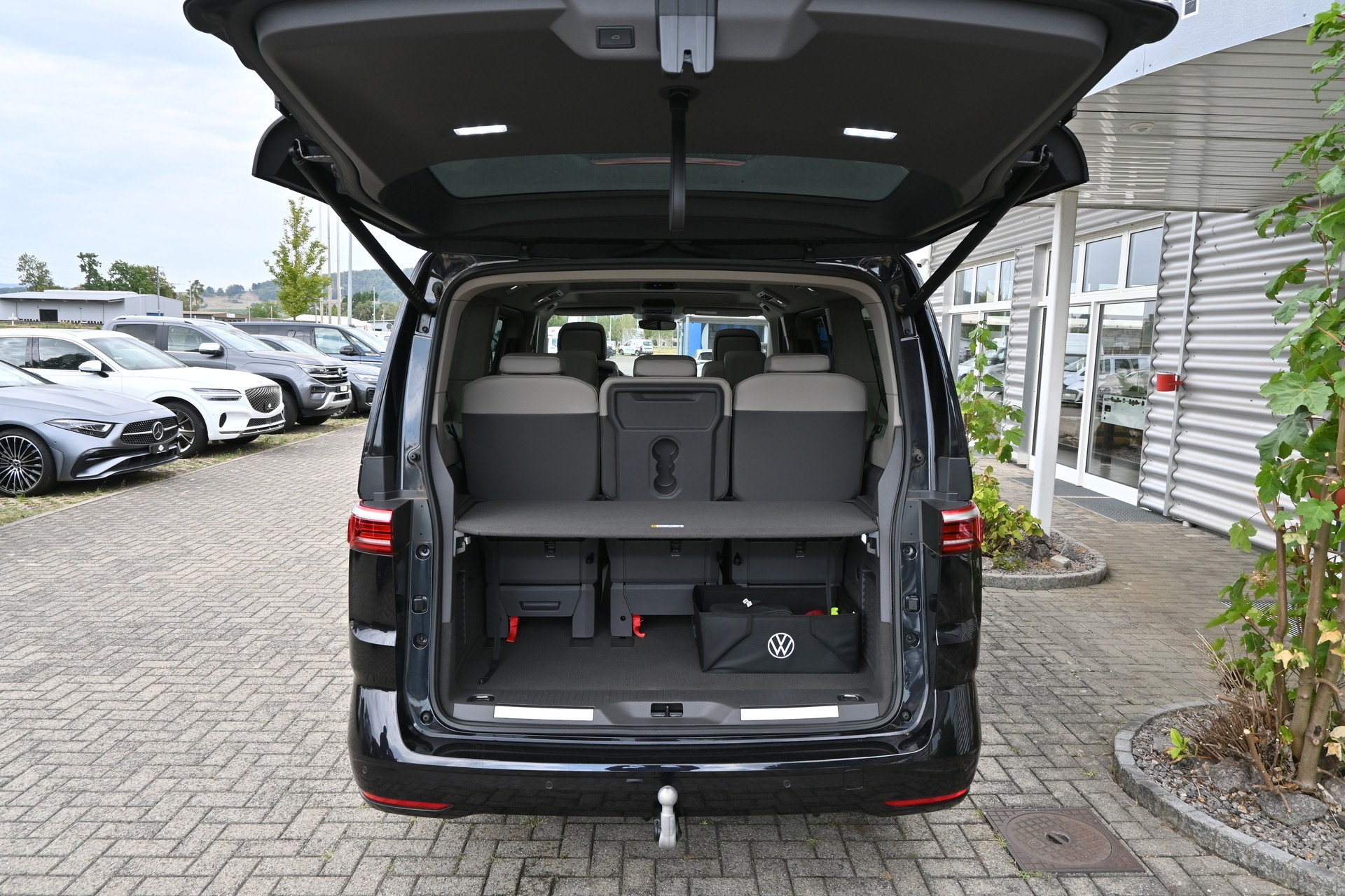 VW Multivan 2.0 TDI Style DSG Lang + 7-Plätzer + AHK 2000kg + Standheizung-image-8