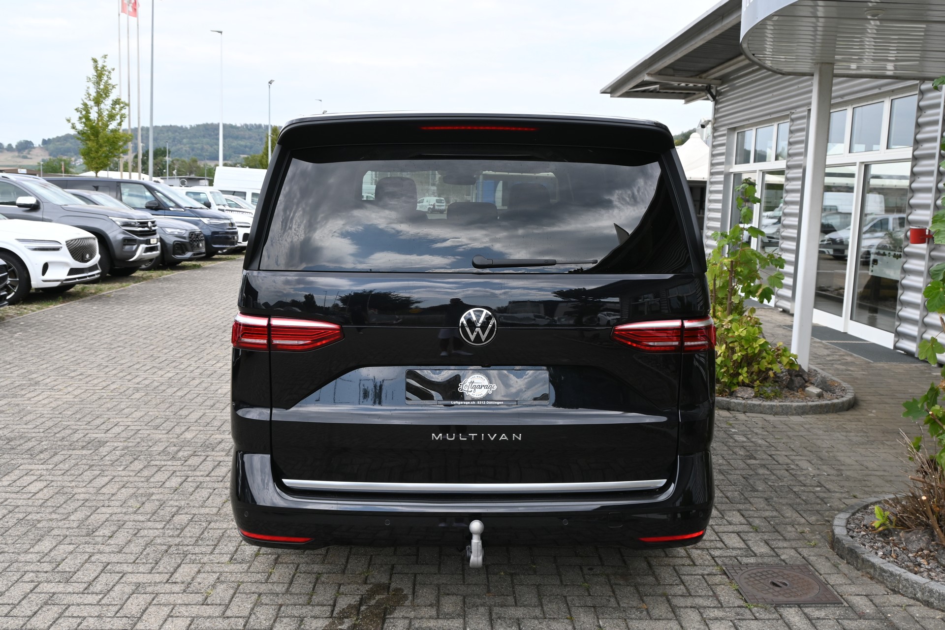 VW Multivan 2.0 TDI Style DSG Lang + 7-Plätzer + AHK 2000kg + Standheizung-image-3
