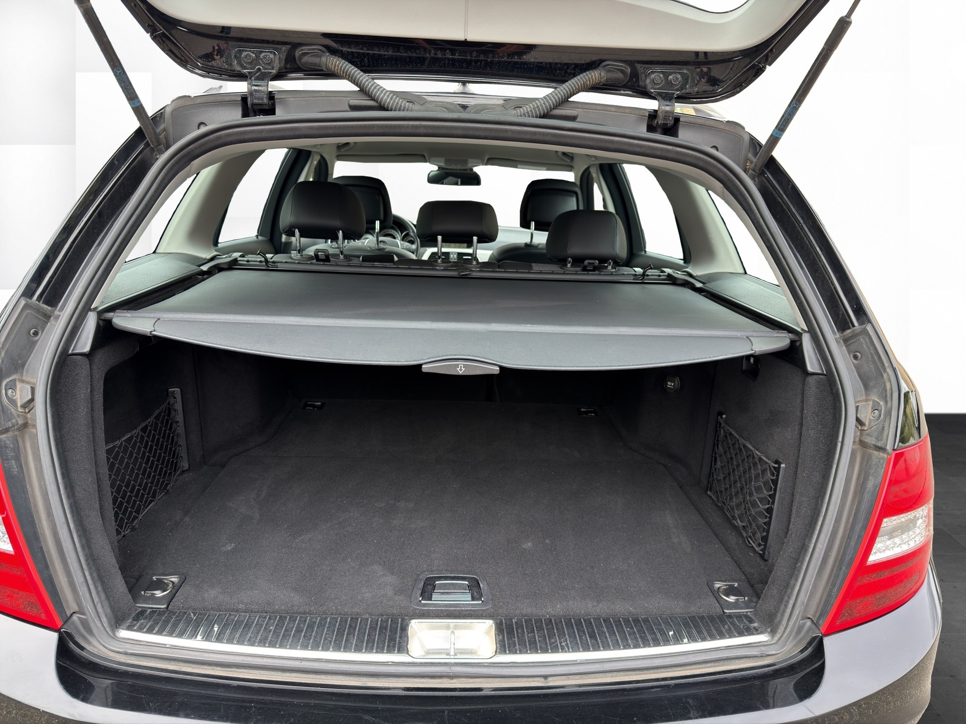 MERCEDES-BENZ C 180 Athletic Edition 7G-Tronic-image-9