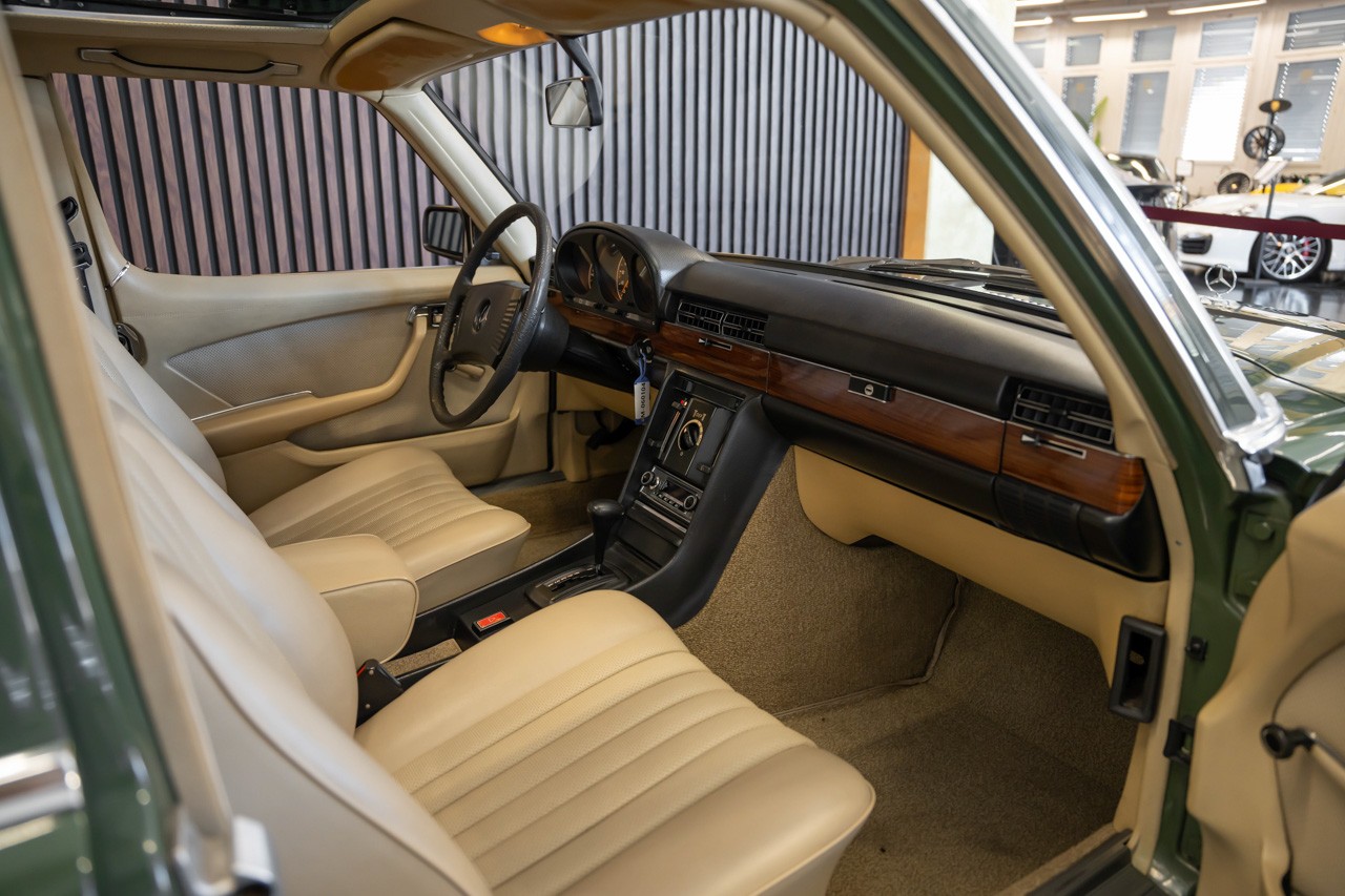 MERCEDES-BENZ 280 SE-image-13