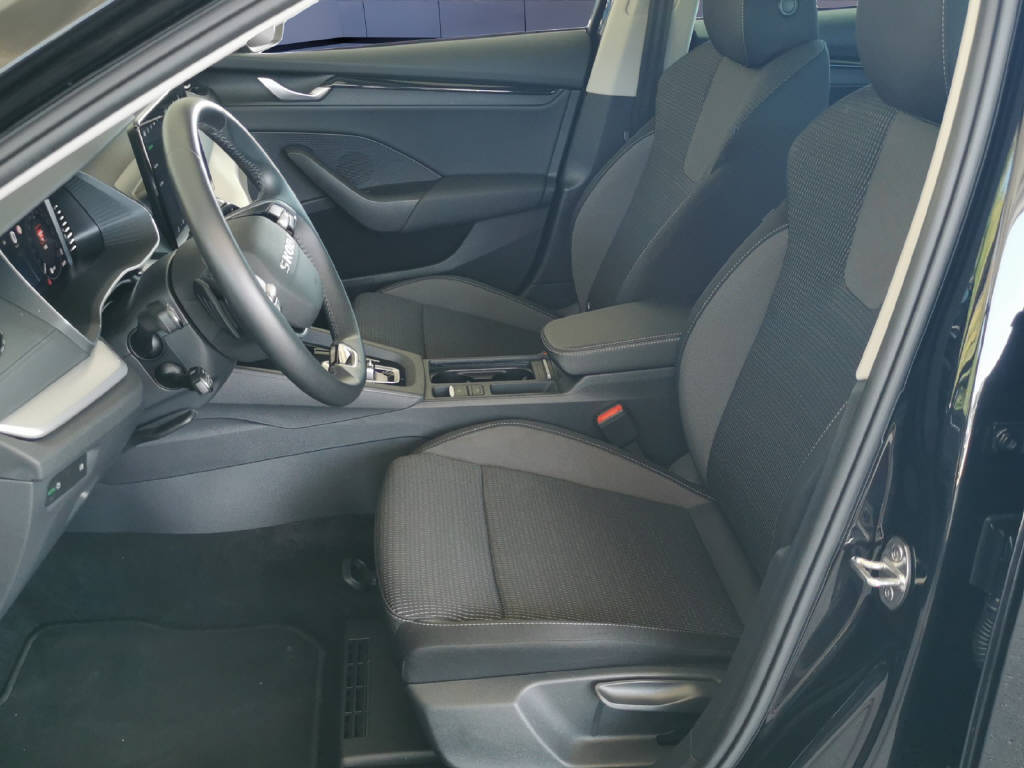 SKODA Octavia Combi 1.5 TSI Selection DSG-image-9