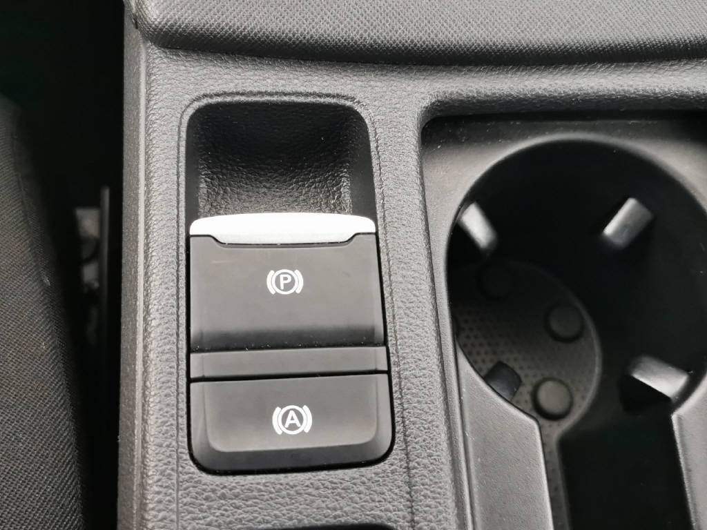 SKODA Octavia Combi 1.5 TSI Selection DSG-image-20