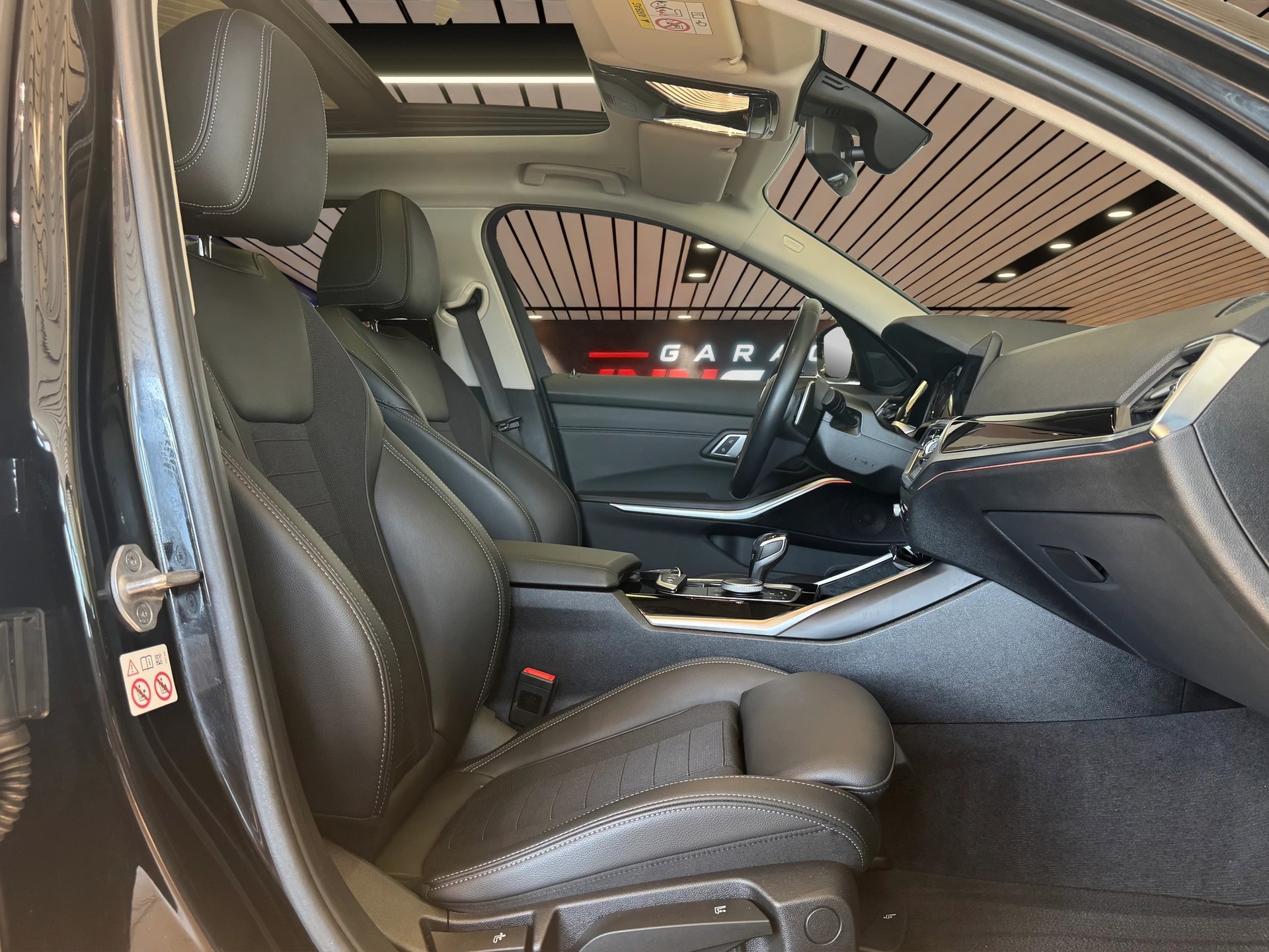 BMW 330d xDrive Touring Steptronic Sport Line-image-5