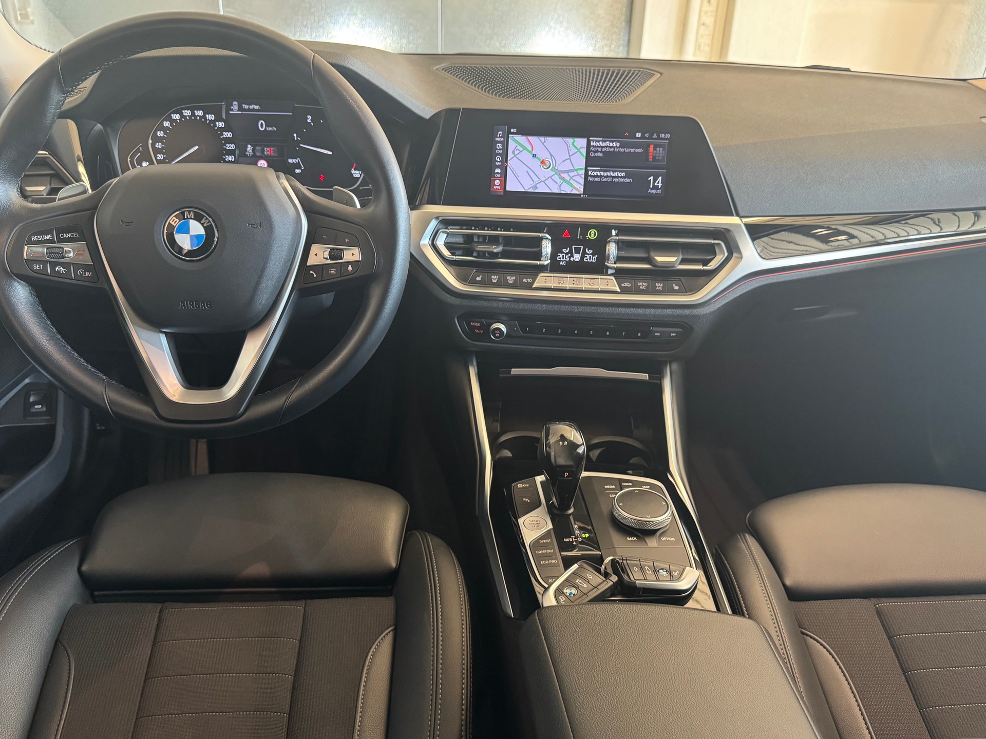 BMW 330d xDrive Touring Steptronic Sport Line-image-8