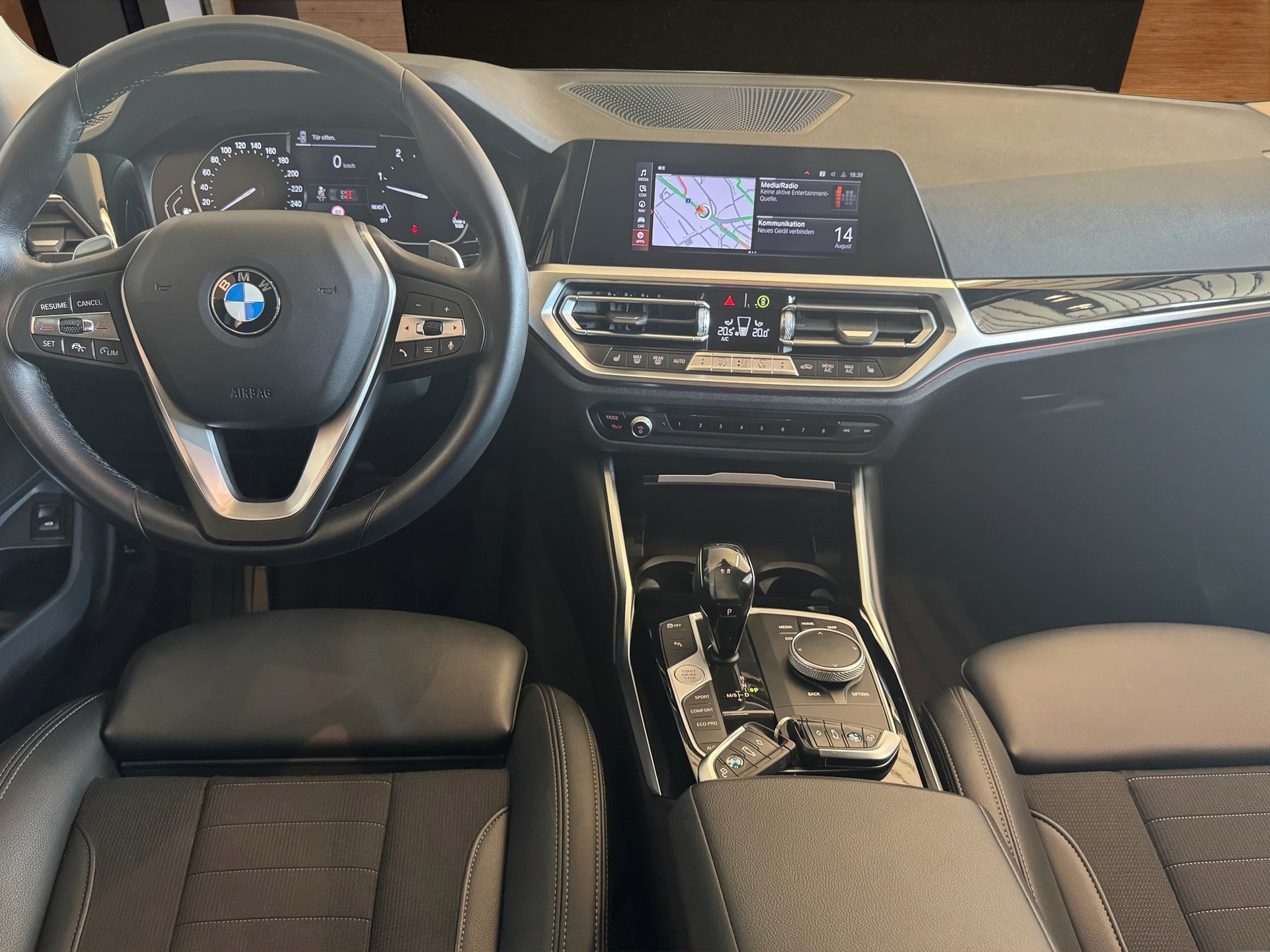 BMW 330d xDrive Touring Steptronic Sport Line-image-3