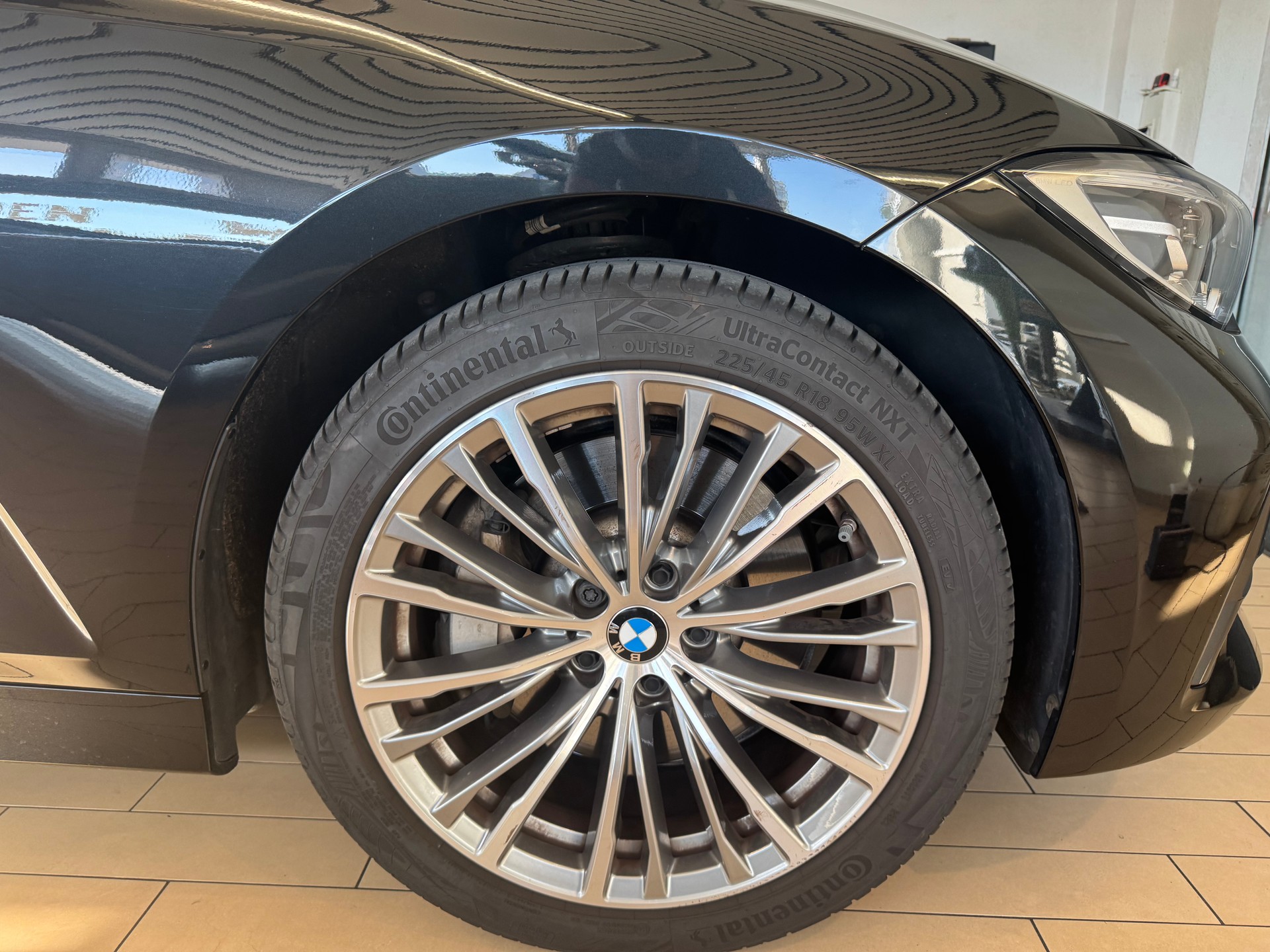 BMW 330d xDrive Touring Steptronic Sport Line-image-13