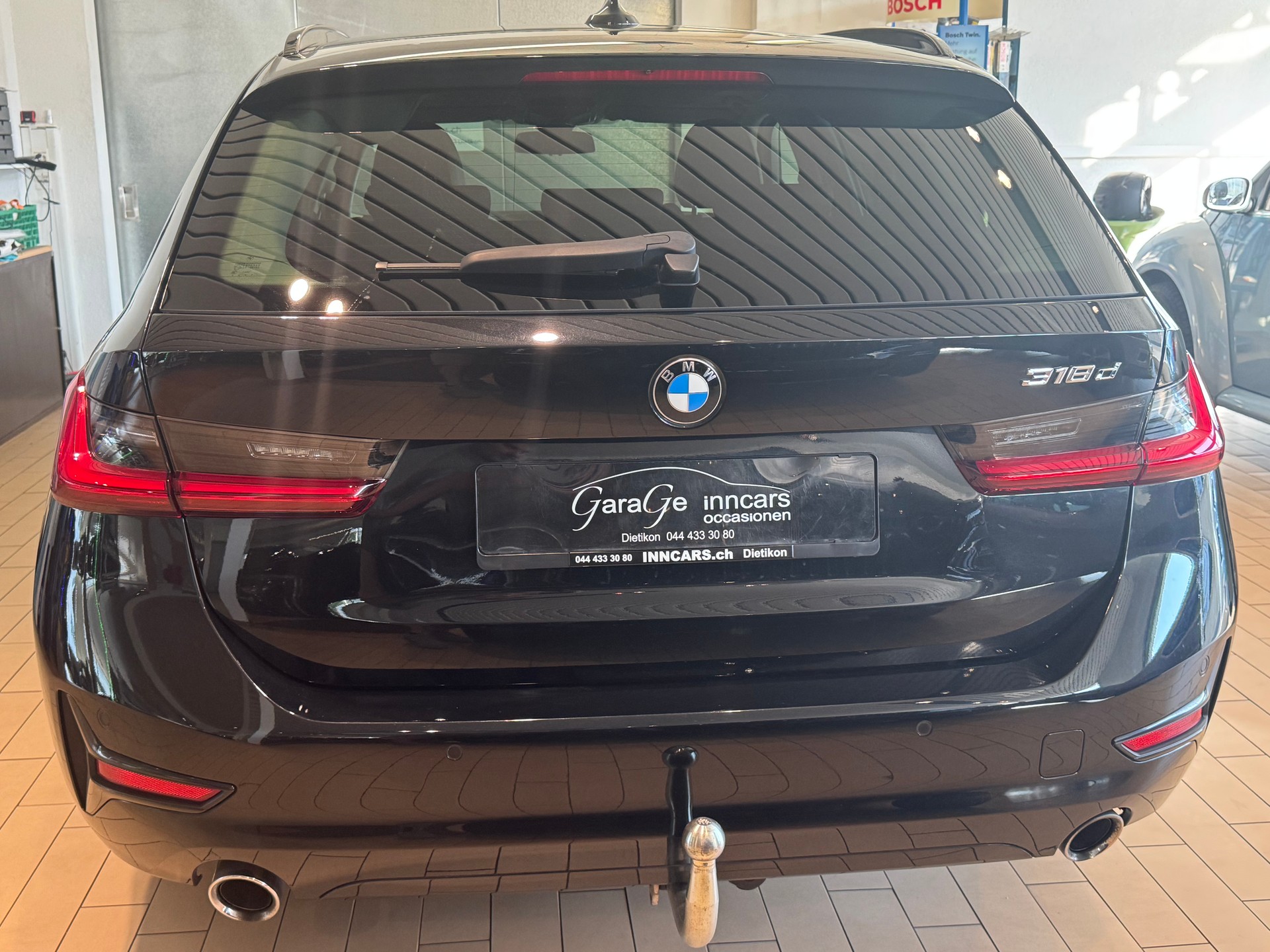 BMW 330d xDrive Touring Steptronic Sport Line-image-4