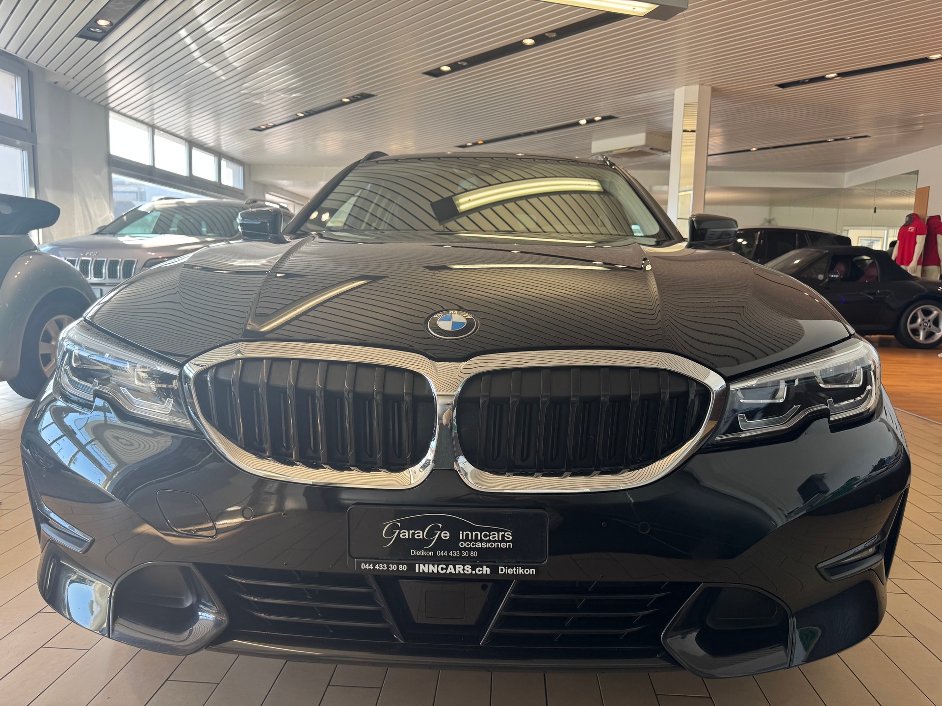 BMW 330d xDrive Touring Steptronic Sport Line-image-2
