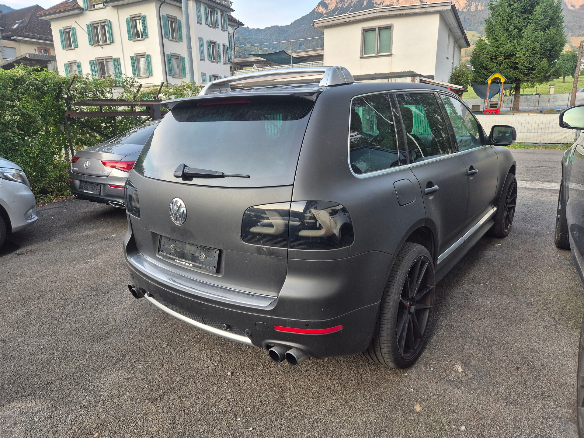 VW Touareg 6.0 W12 Sport Automatic-image-3