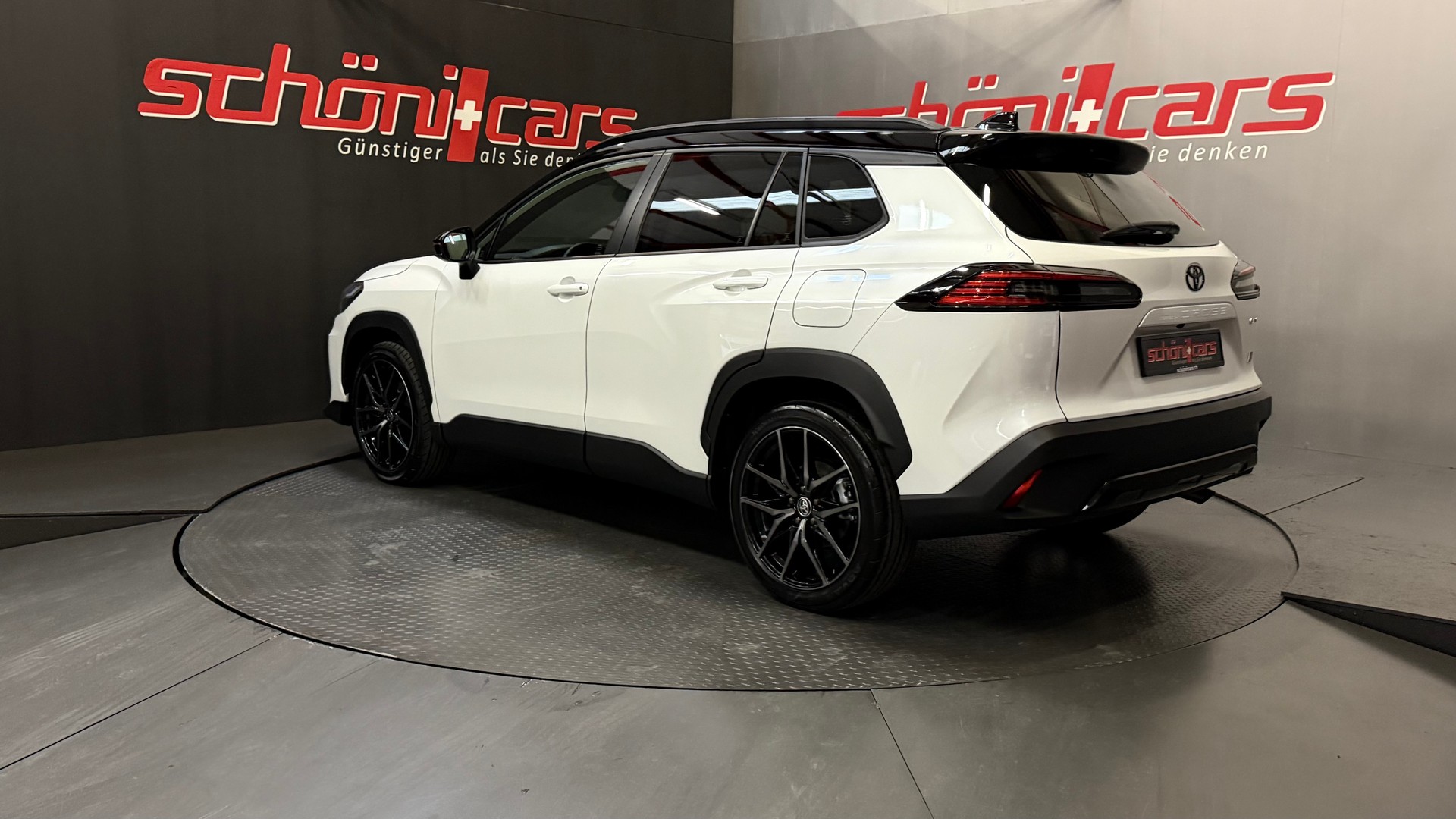 TOYOTA Corolla Cross 2.0 GR Sport e-CVT-showroom-element-3