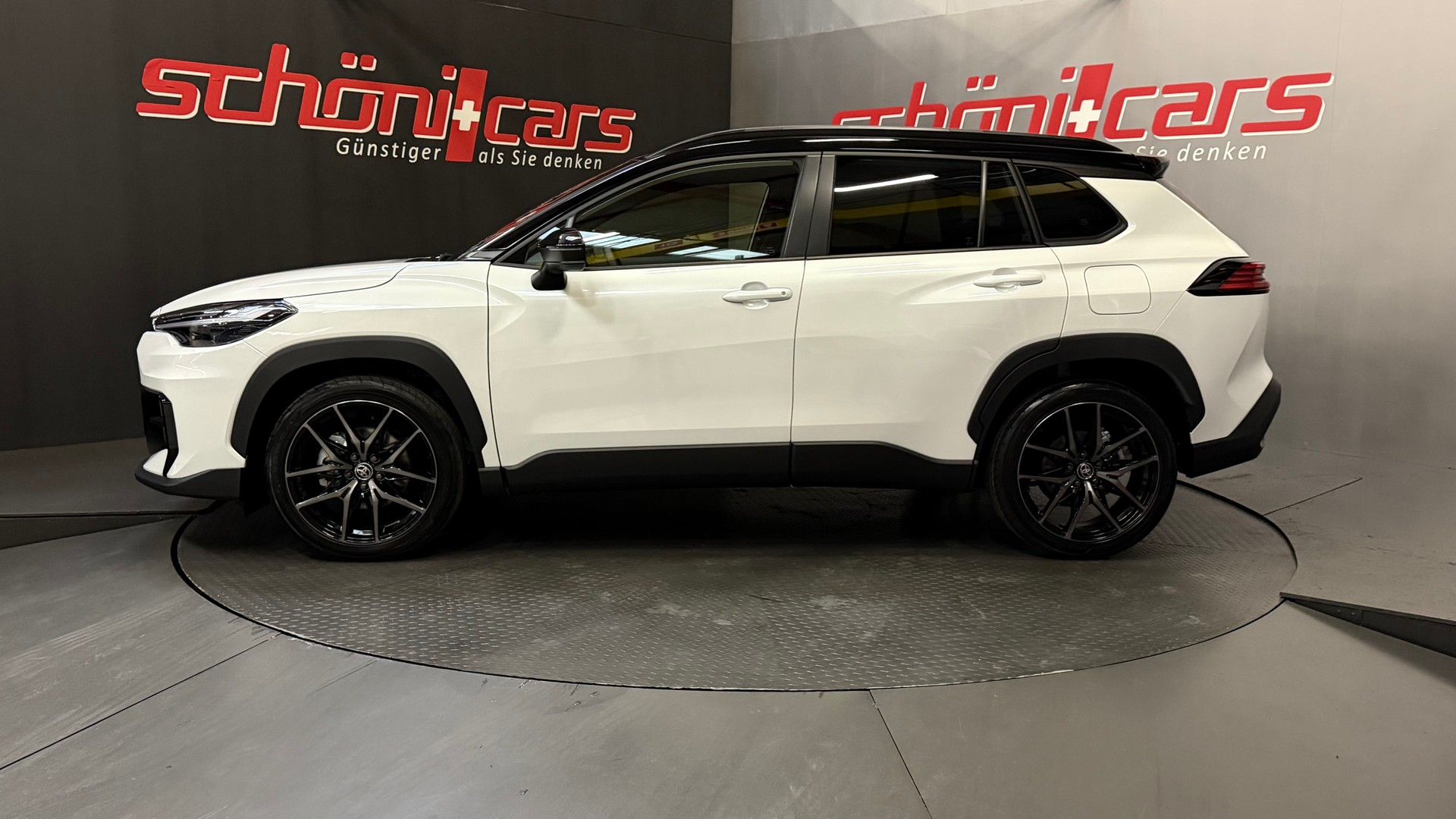 TOYOTA Corolla Cross 2.0 GR Sport e-CVT-showroom-element-2