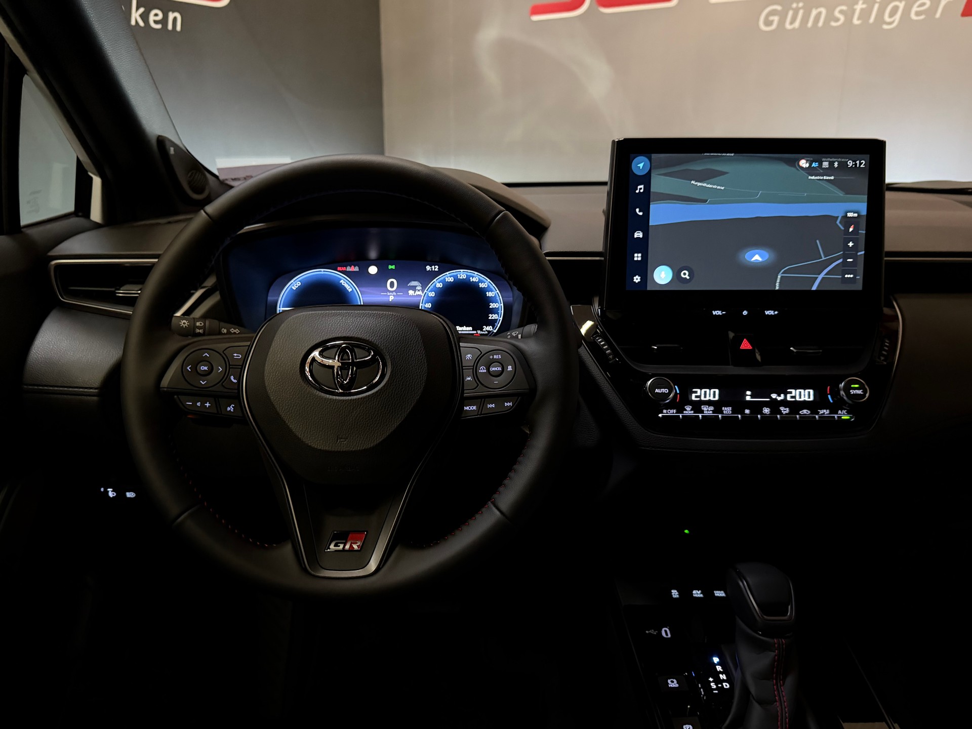 TOYOTA Corolla Cross 2.0 GR Sport e-CVT-image-18