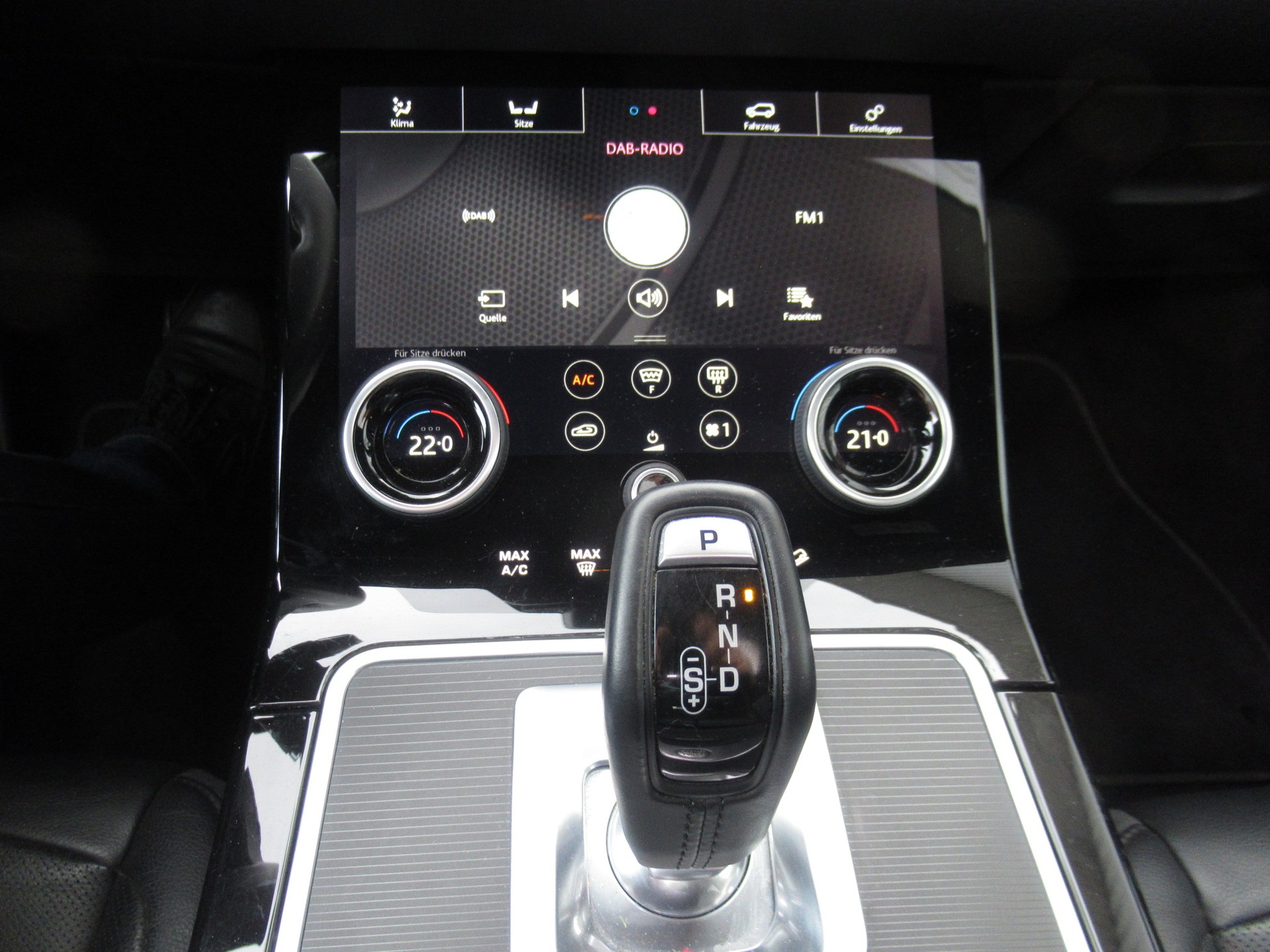 LAND ROVER Range Rover Evoque P 200 MHEV S AT9-image-10