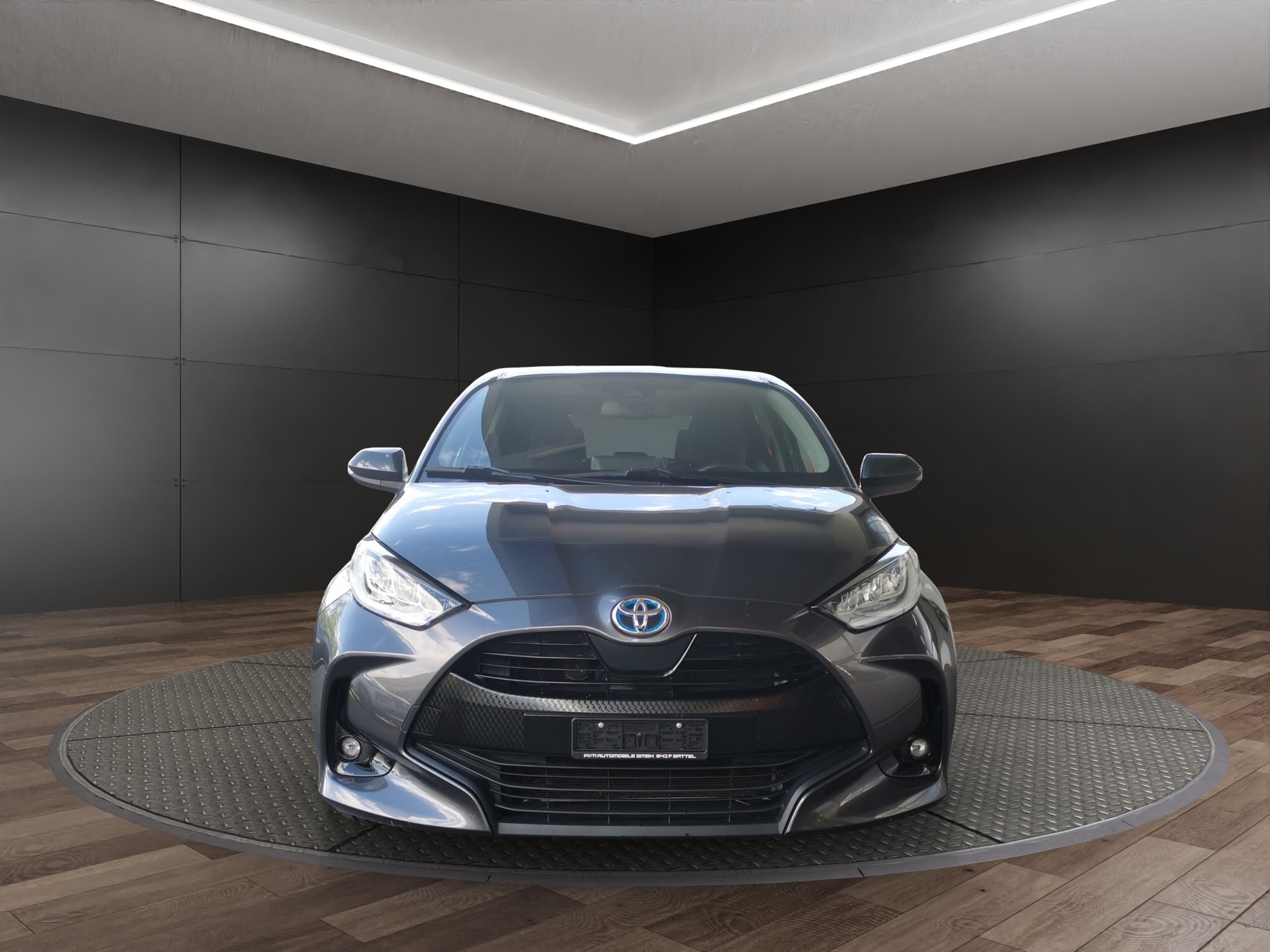 TOYOTA Yaris 1.5 Active e-CVT-showroom-element-2