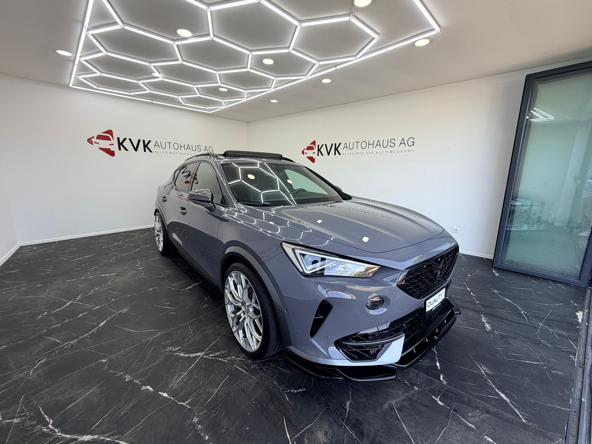 CUPRA Formentor 2.0TSI VZ 4Drive DSG | Traumaustattung | Maxton Design | ACE 20-Zoll | Akrapovic | Eibach Fahrwerksfedern |-showroom-element-3