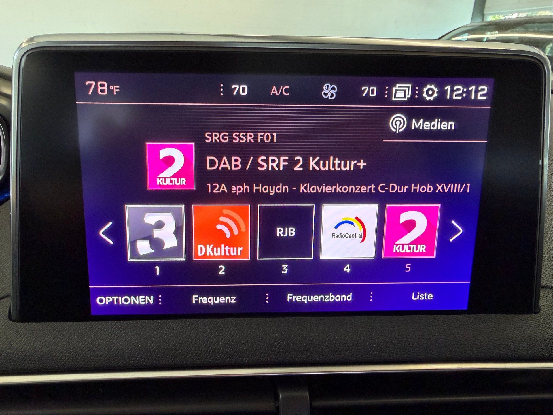 PEUGEOT 3008 2.0 BlueHDi GT EAT-image-16