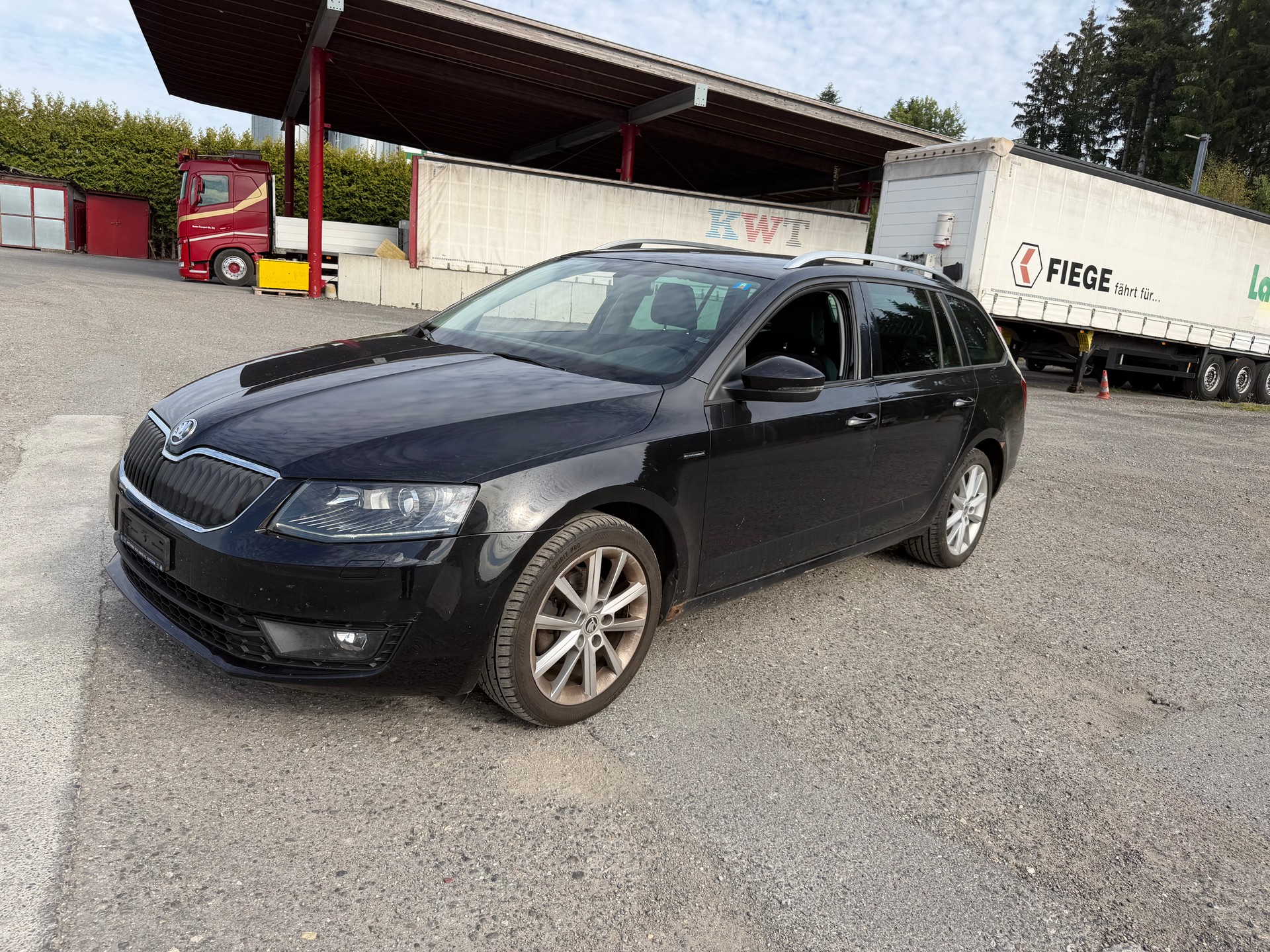 SKODA Octavia Combi 2.0 TDI Ambition 4x4-image-2