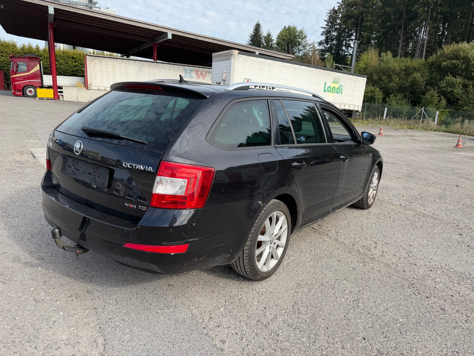 SKODA Octavia Combi 2.0 TDI Ambition 4x4-image-3