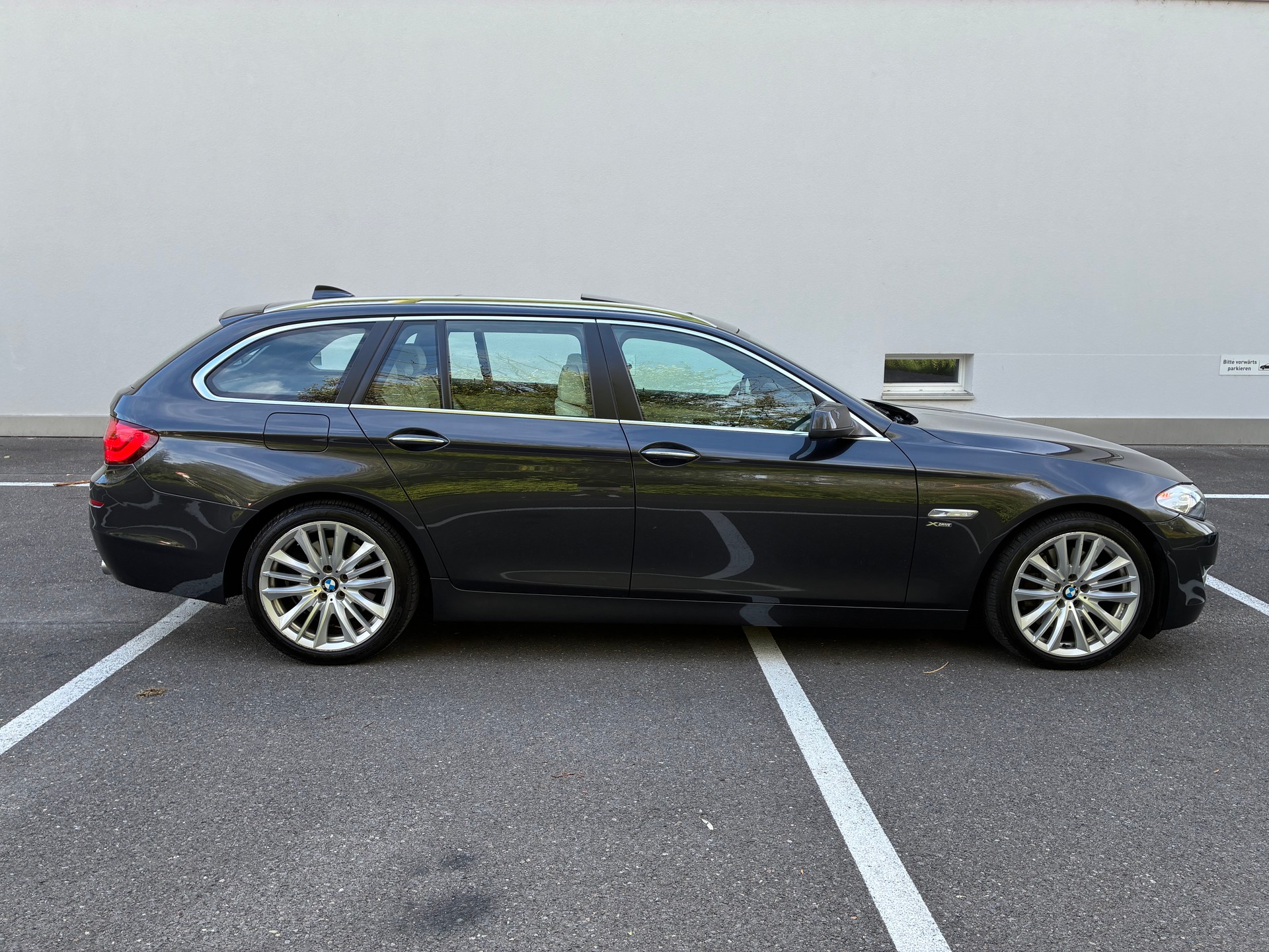 BMW 535i xDrive-image-2