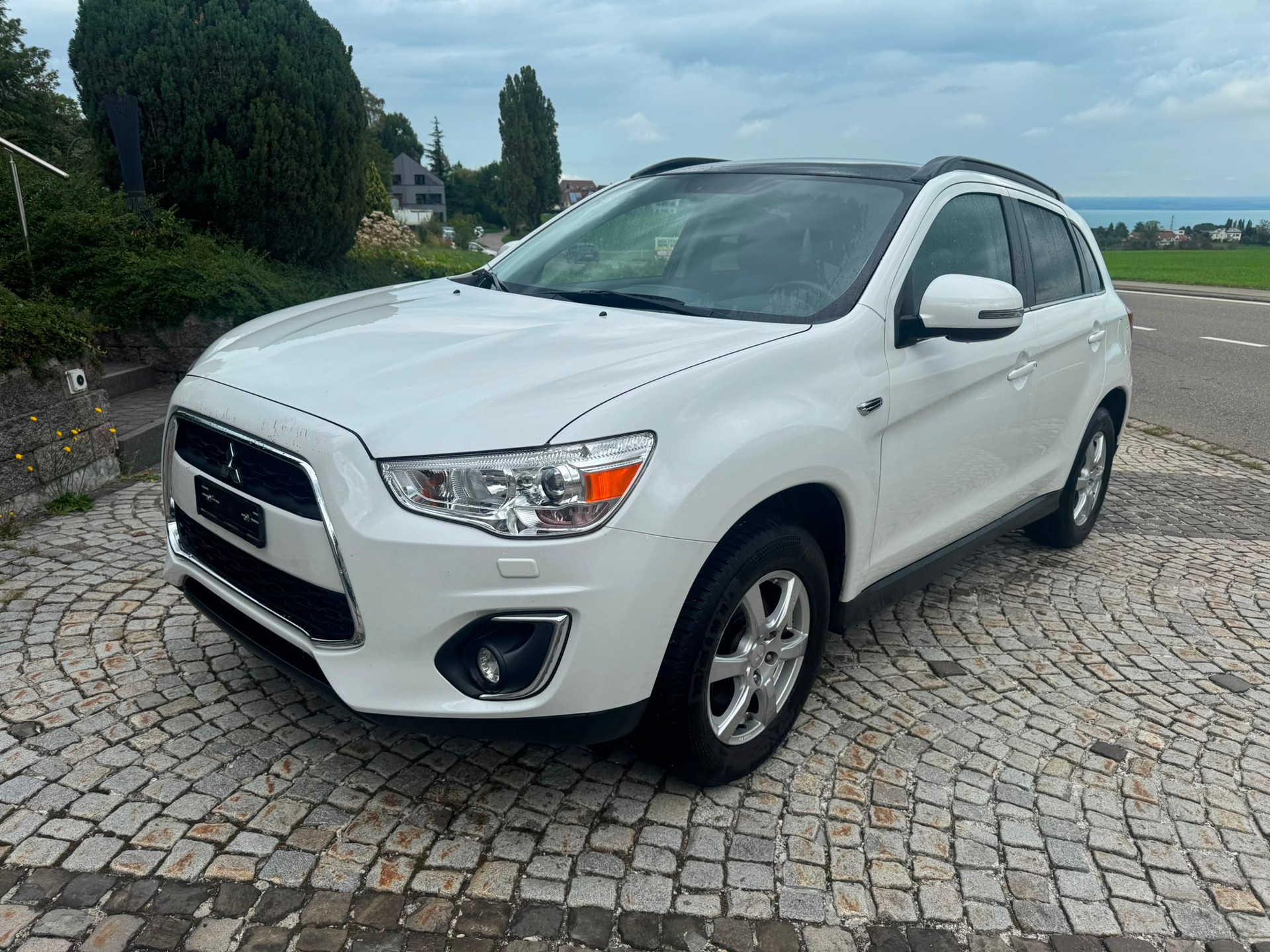 MITSUBISHI ASX 1.8 DID Navigator 4WD-image-2