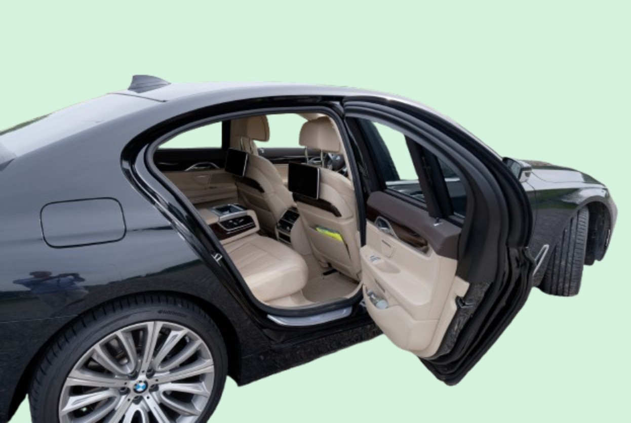 BMW 750i xDrive-image-3
