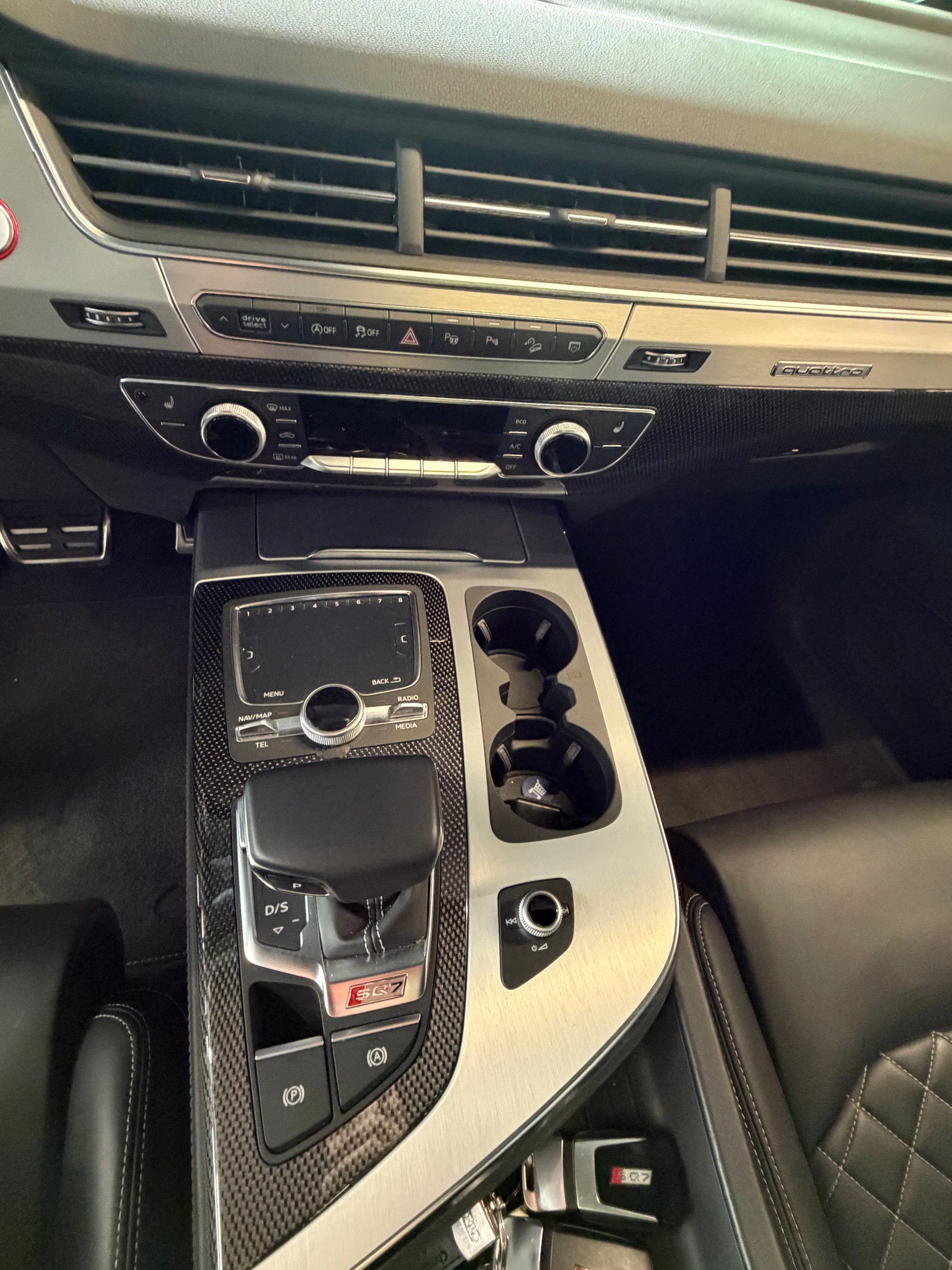 AUDI SQ7 4.0 TDI quattro tiptronic-image-16