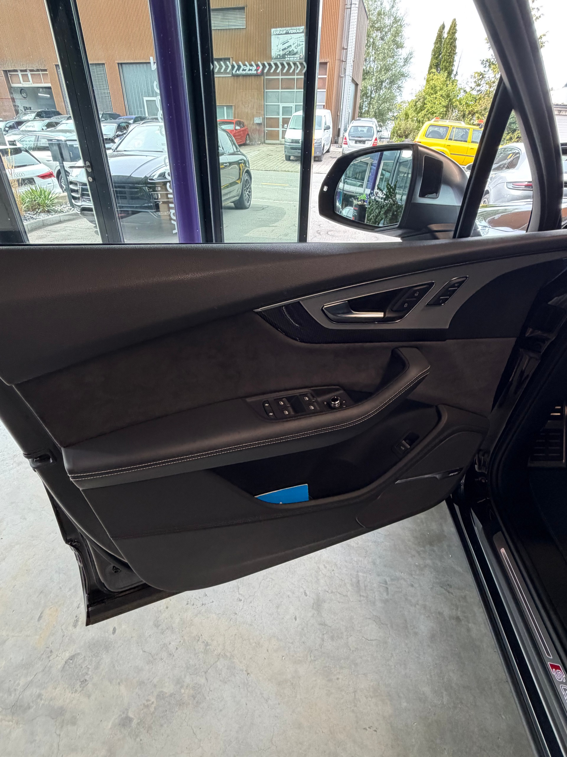AUDI SQ7 4.0 TDI quattro tiptronic-image-12
