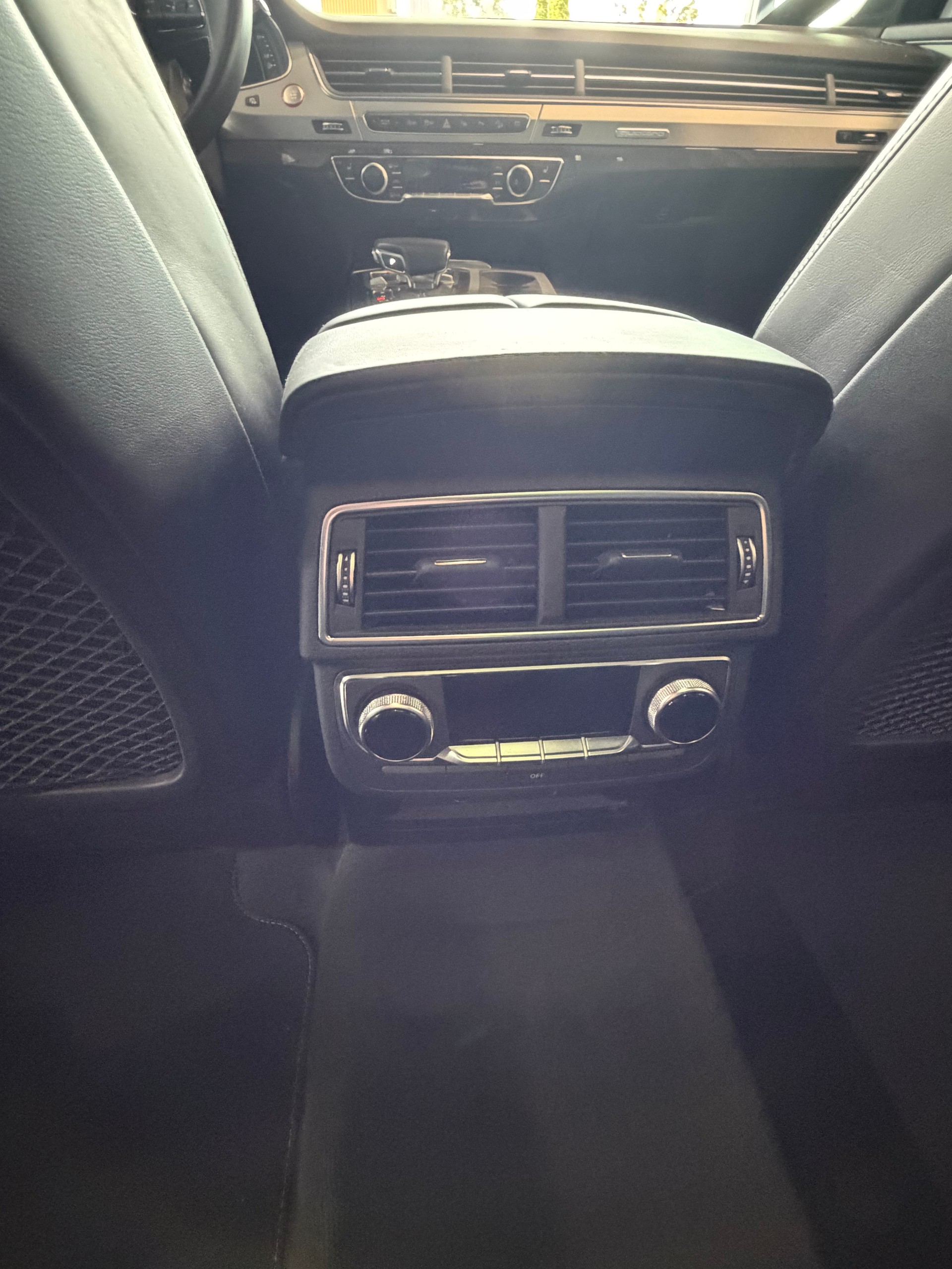 AUDI SQ7 4.0 TDI quattro tiptronic-image-13