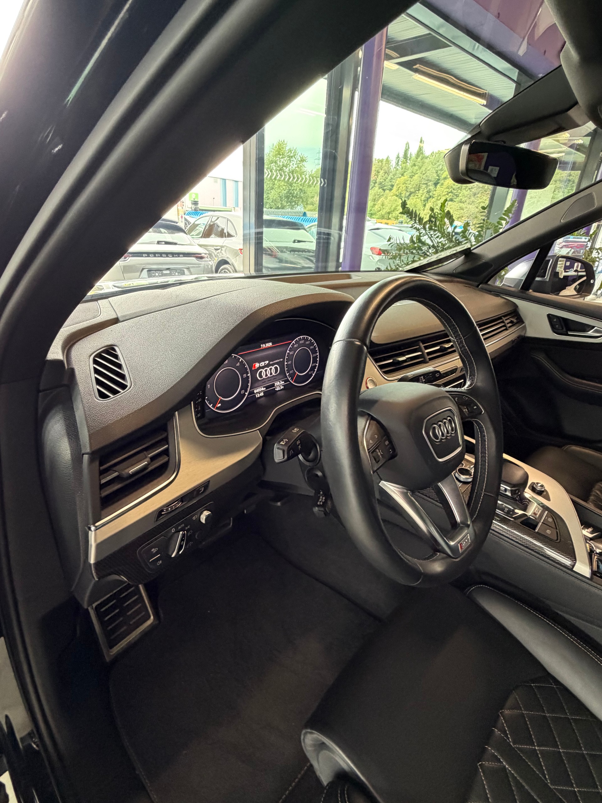 AUDI SQ7 4.0 TDI quattro tiptronic-image-15
