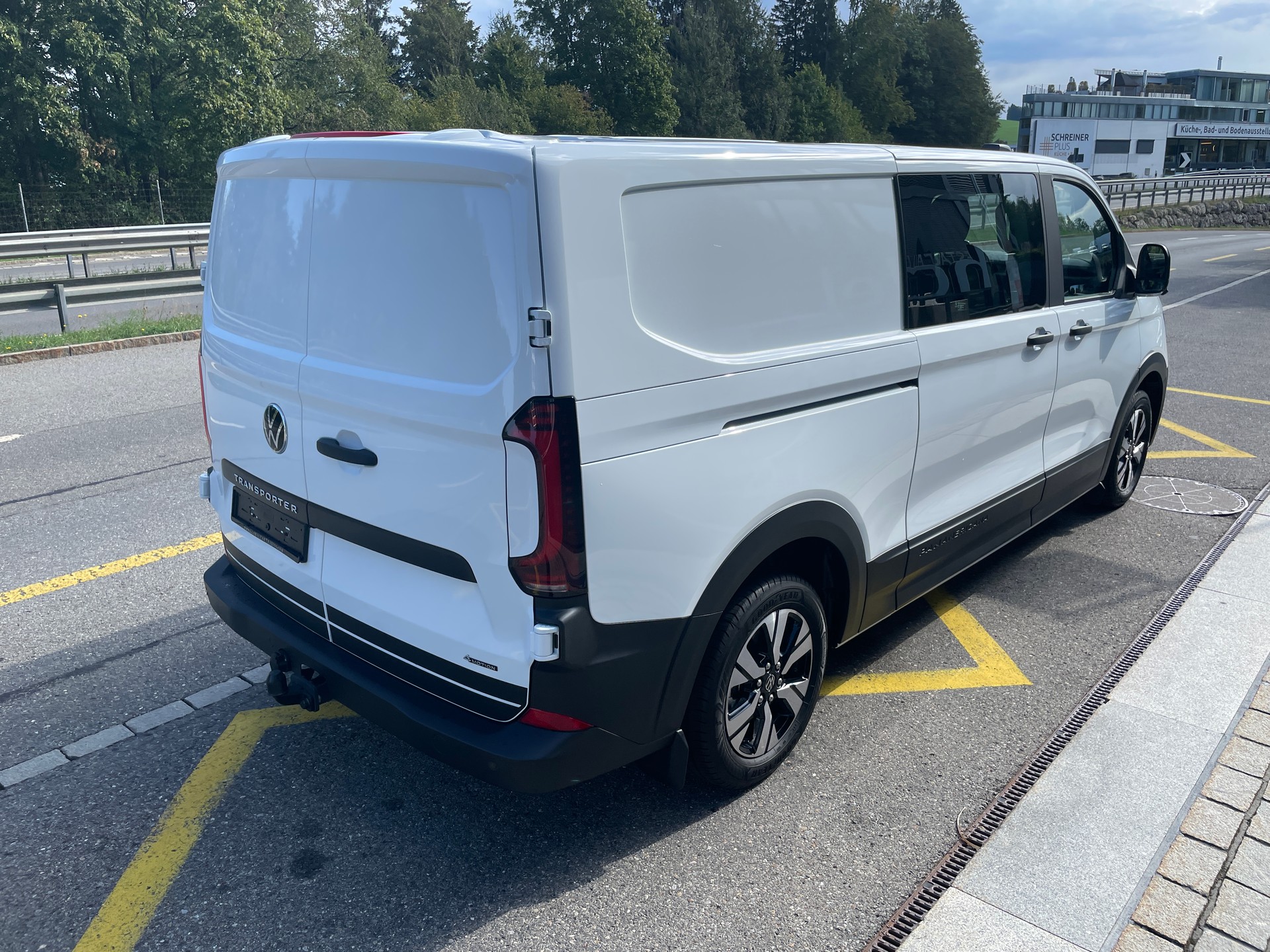 VW Transporter Plus 2.0 TDI 4Motion Lang Automat Pan Americana, 5-Sitzer-image-5