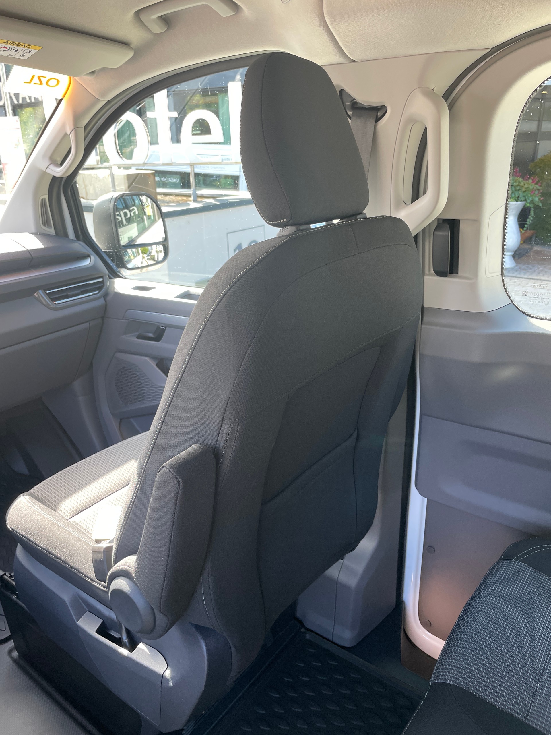 VW Transporter Plus 2.0 TDI 4Motion Lang Automat Pan Americana, 5-Sitzer-image-20