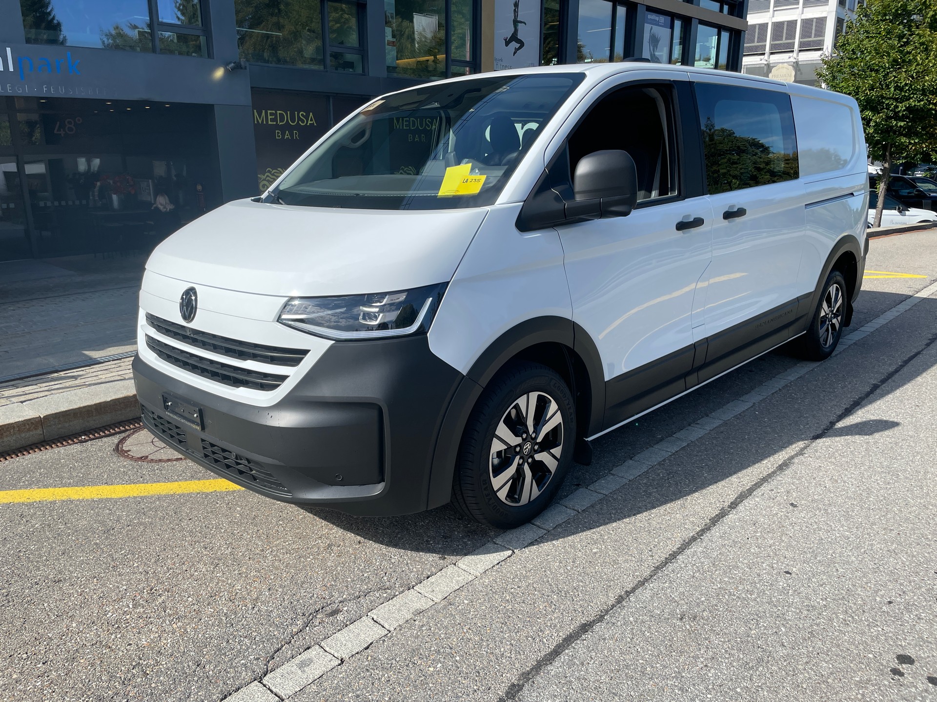 VW Transporter Plus 2.0 TDI 4Motion Lang Automat Pan Americana, 5-Sitzer-image-1