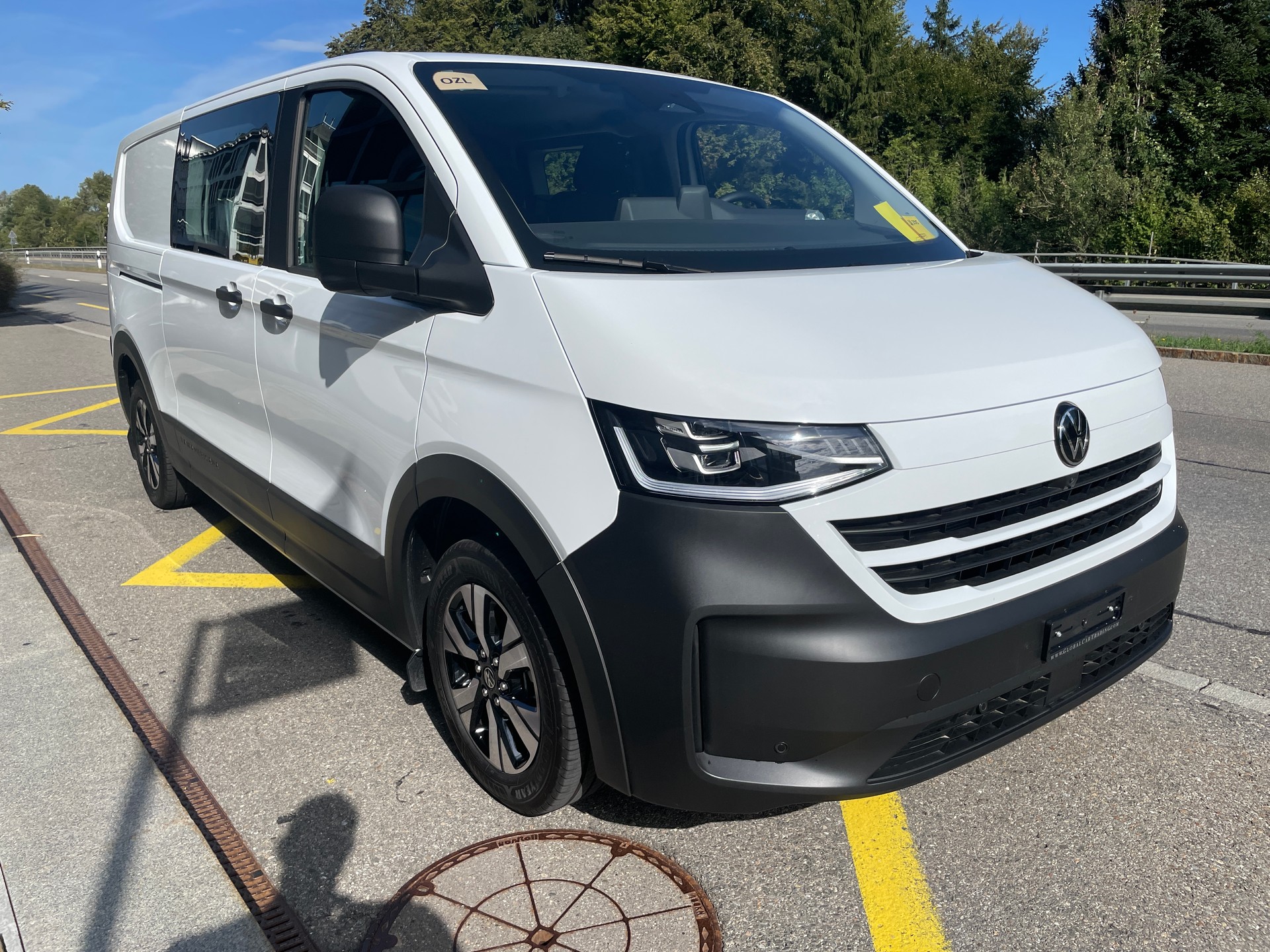 VW Transporter Plus 2.0 TDI 4Motion Lang Automat Pan Americana, 5-Sitzer-image-3
