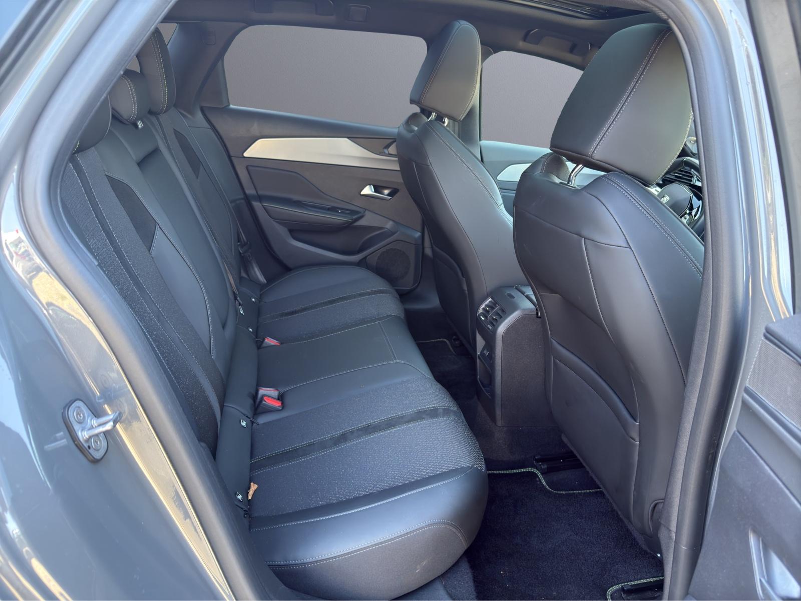 PEUGEOT 308 SW 1.2 Hybrid GT-image-9