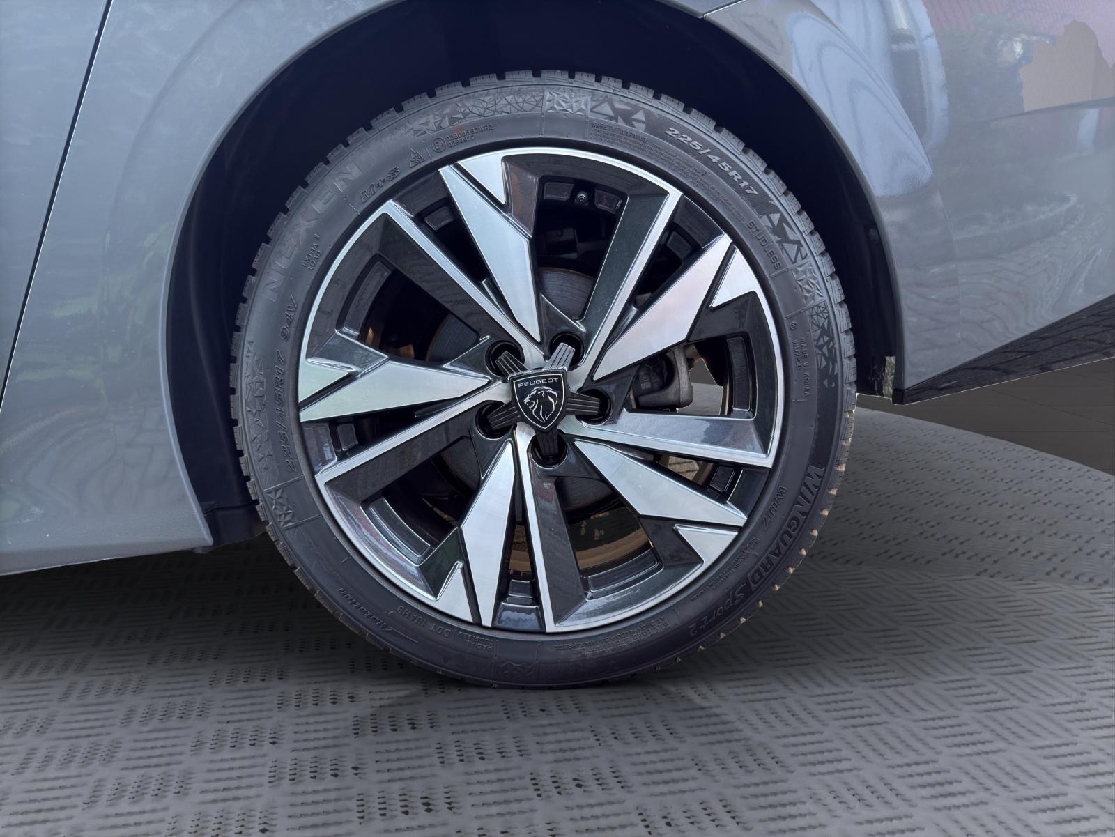 PEUGEOT 308 SW 1.2 Hybrid GT-image-11
